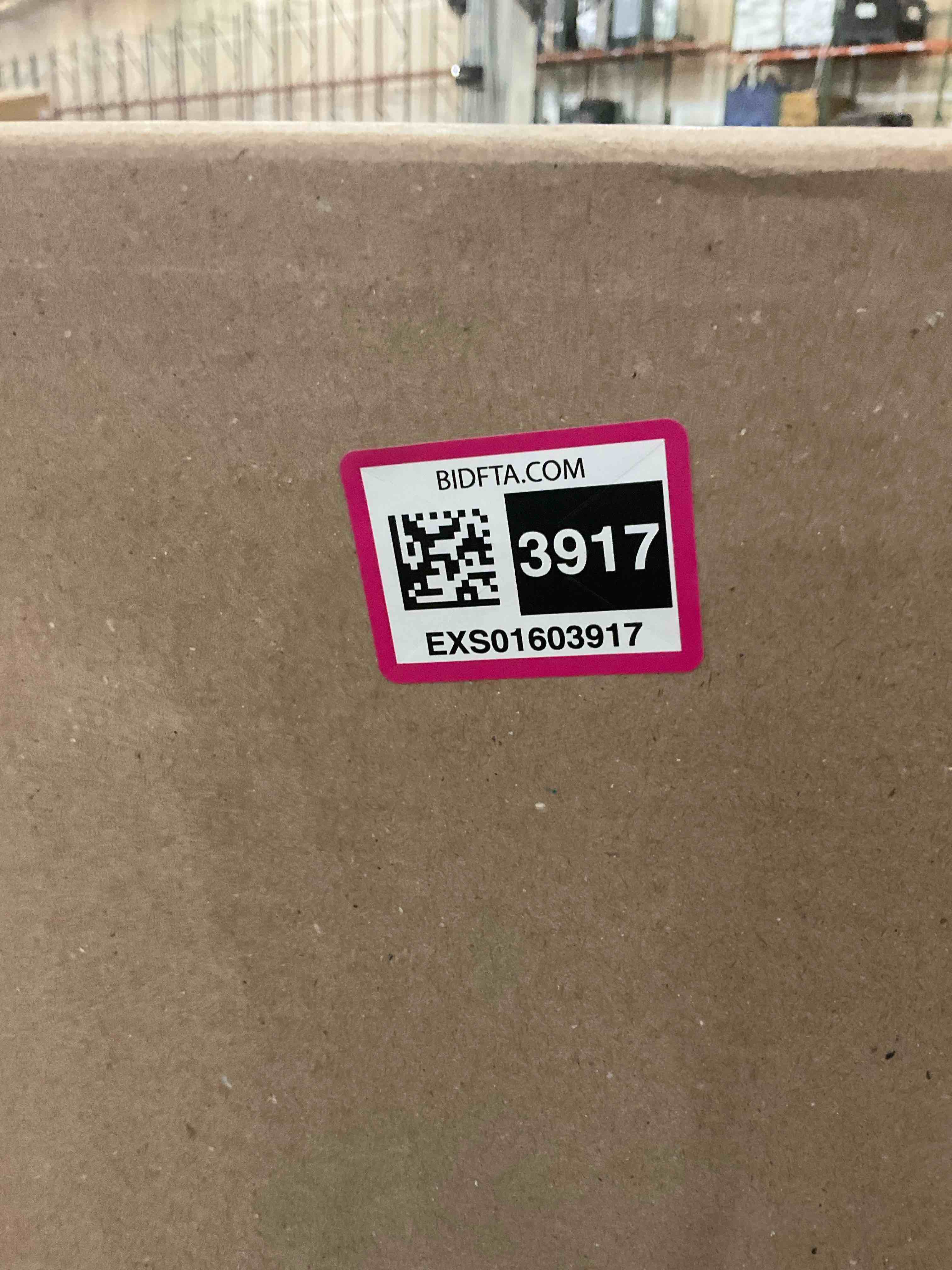 https://s3.amazonaws.com/lotting-images-prod/BargainHunt/EXS01603917_1723569860914.jpeg