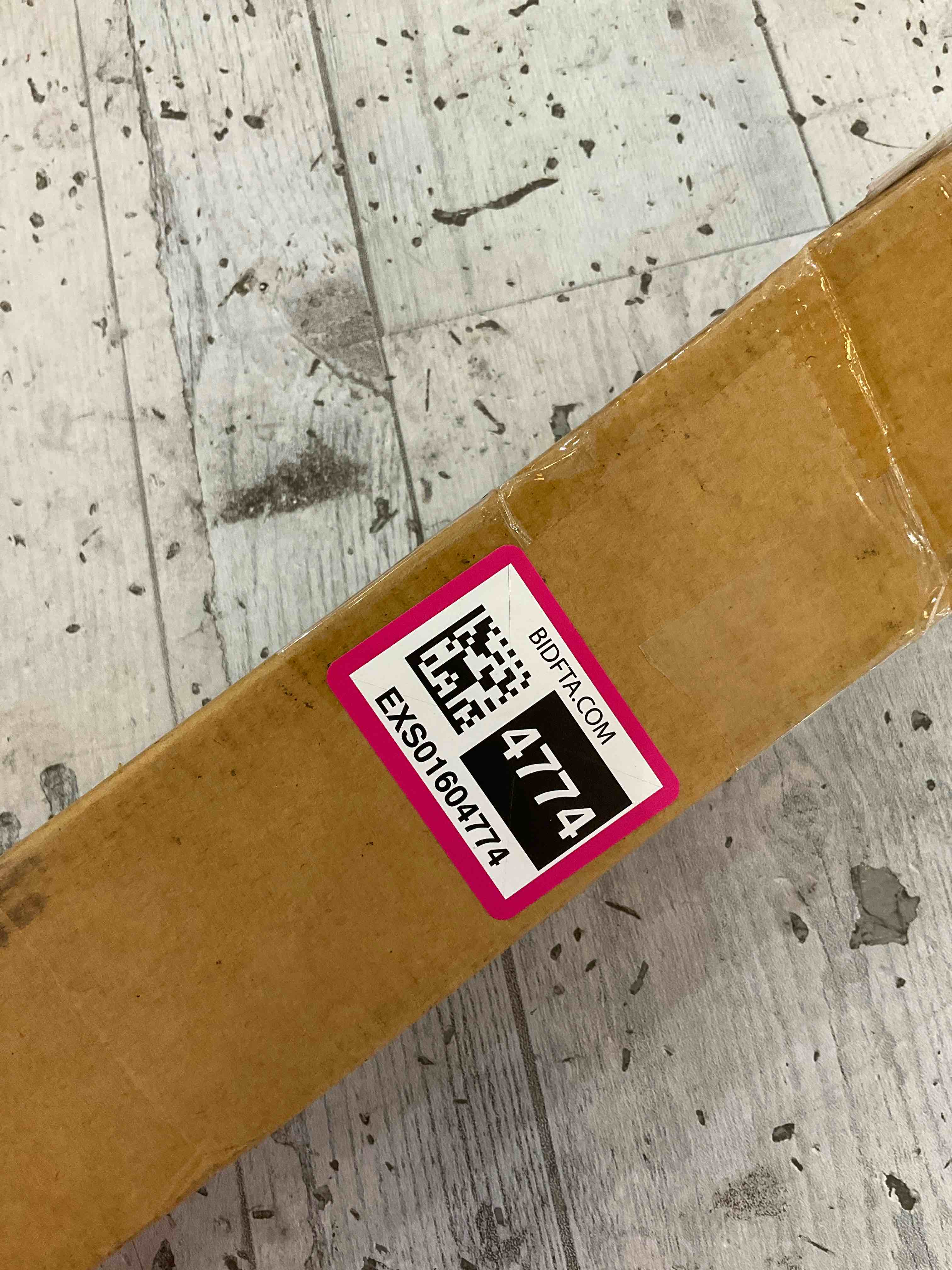 https://s3.amazonaws.com/lotting-images-prod/BargainHunt/EXS01604774_1724260949977.jpeg