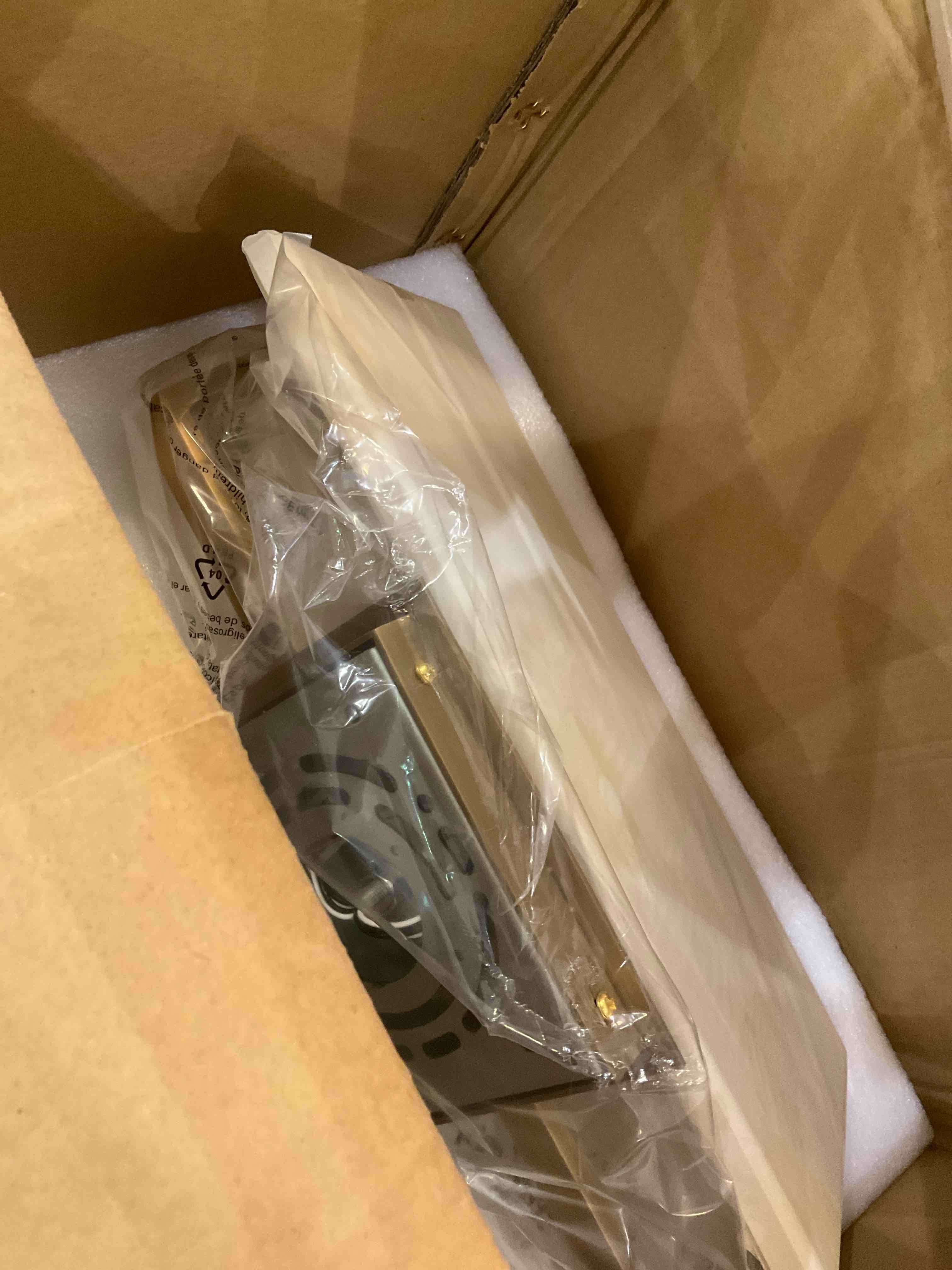 https://s3.amazonaws.com/lotting-images-prod/BargainHunt/EXS01604873_1724351072637.jpeg