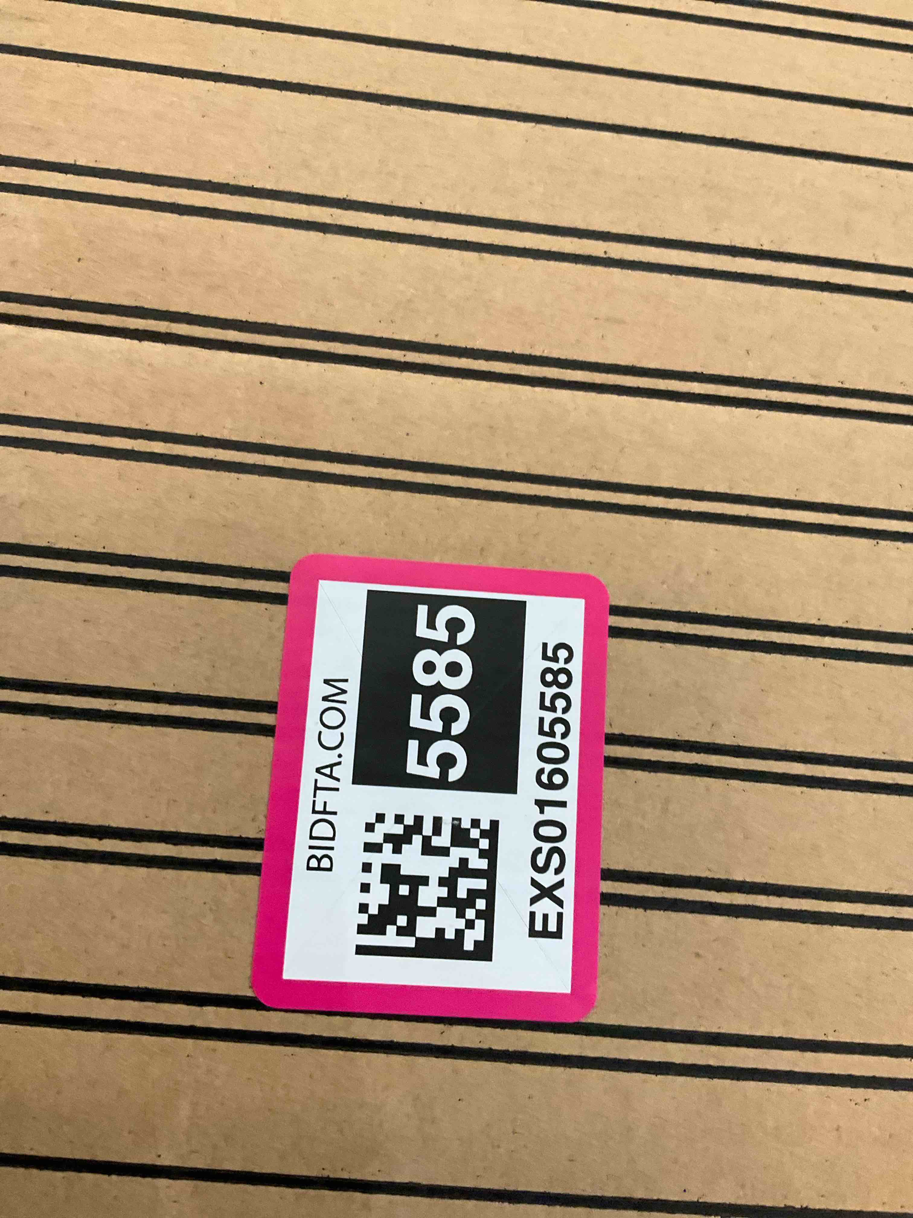 https://s3.amazonaws.com/lotting-images-prod/BargainHunt/EXS01605585_1723224681869.jpeg