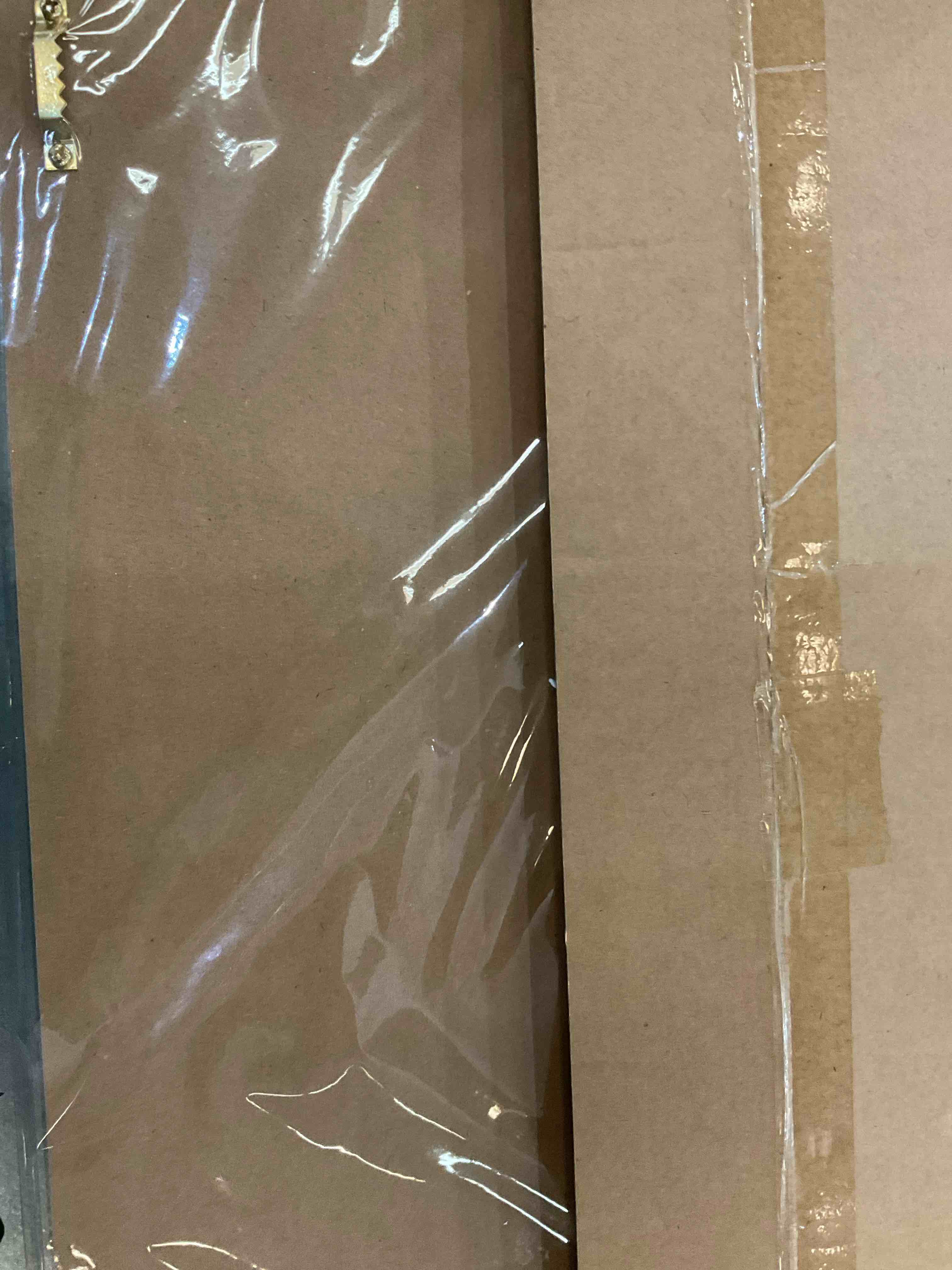 https://s3.amazonaws.com/lotting-images-prod/BargainHunt/EXS01605761_1723564162408.jpeg