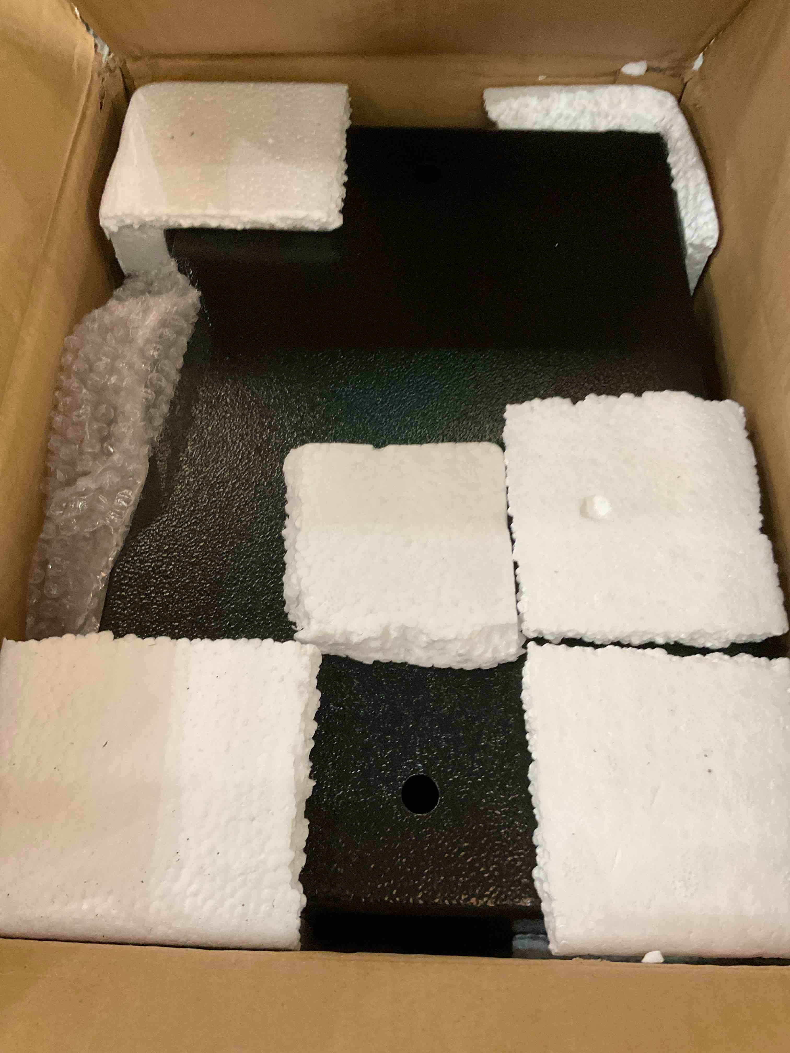 https://s3.amazonaws.com/lotting-images-prod/BargainHunt/EXS01606096_1723569302630.jpeg