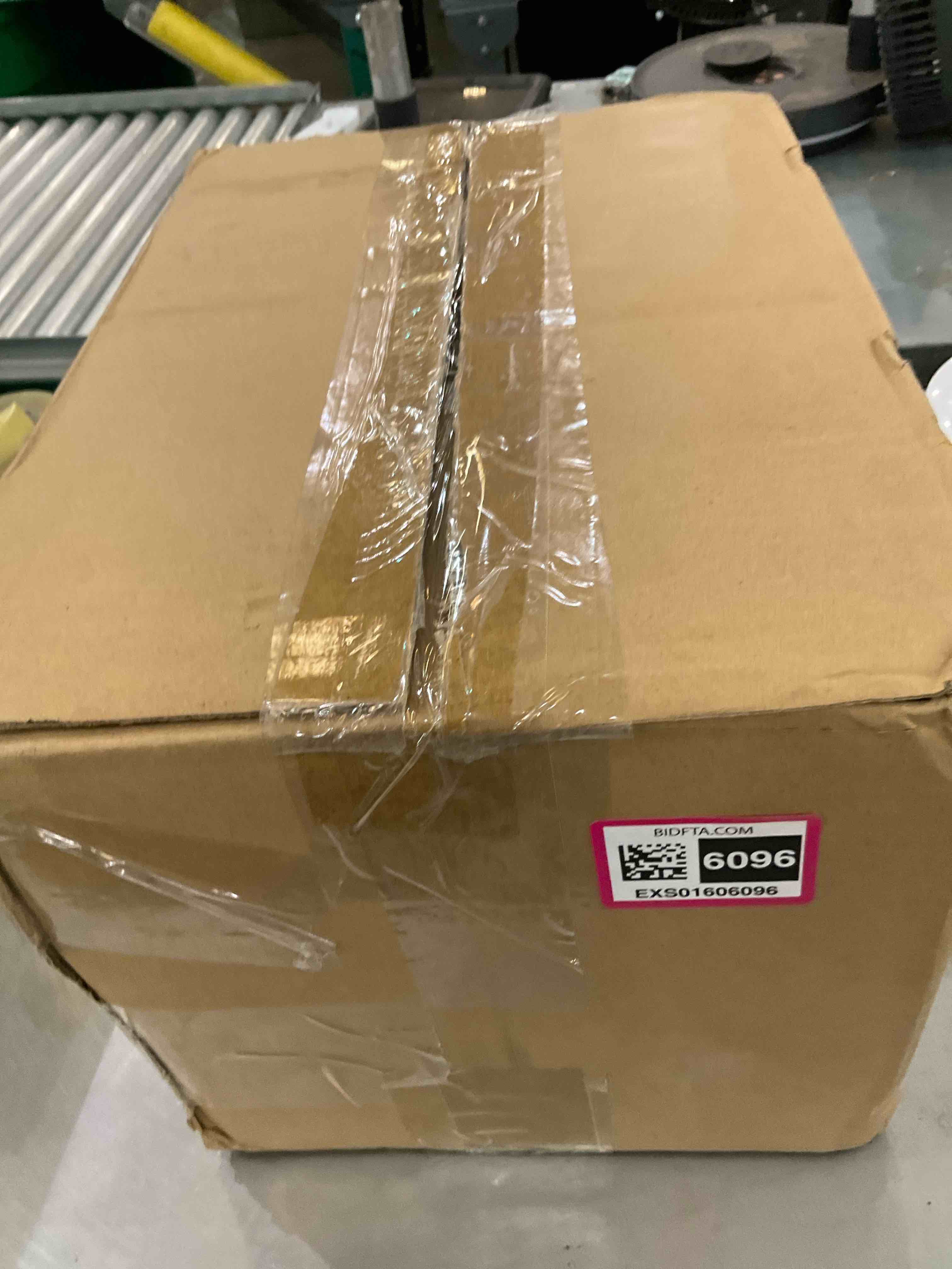 https://s3.amazonaws.com/lotting-images-prod/BargainHunt/EXS01606096_1723569331509.jpeg