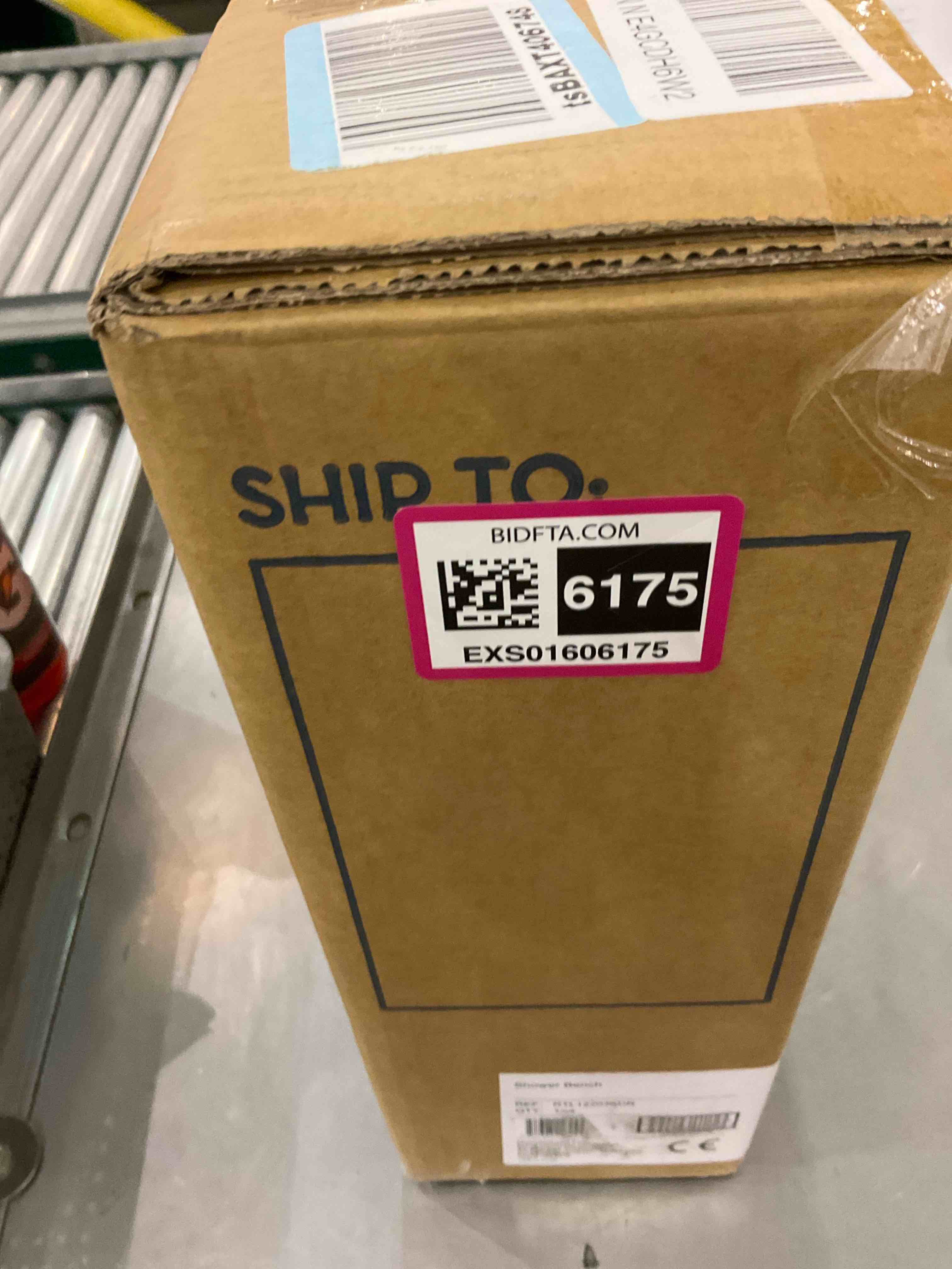 https://s3.amazonaws.com/lotting-images-prod/BargainHunt/EXS01606174_1723644920899.jpeg