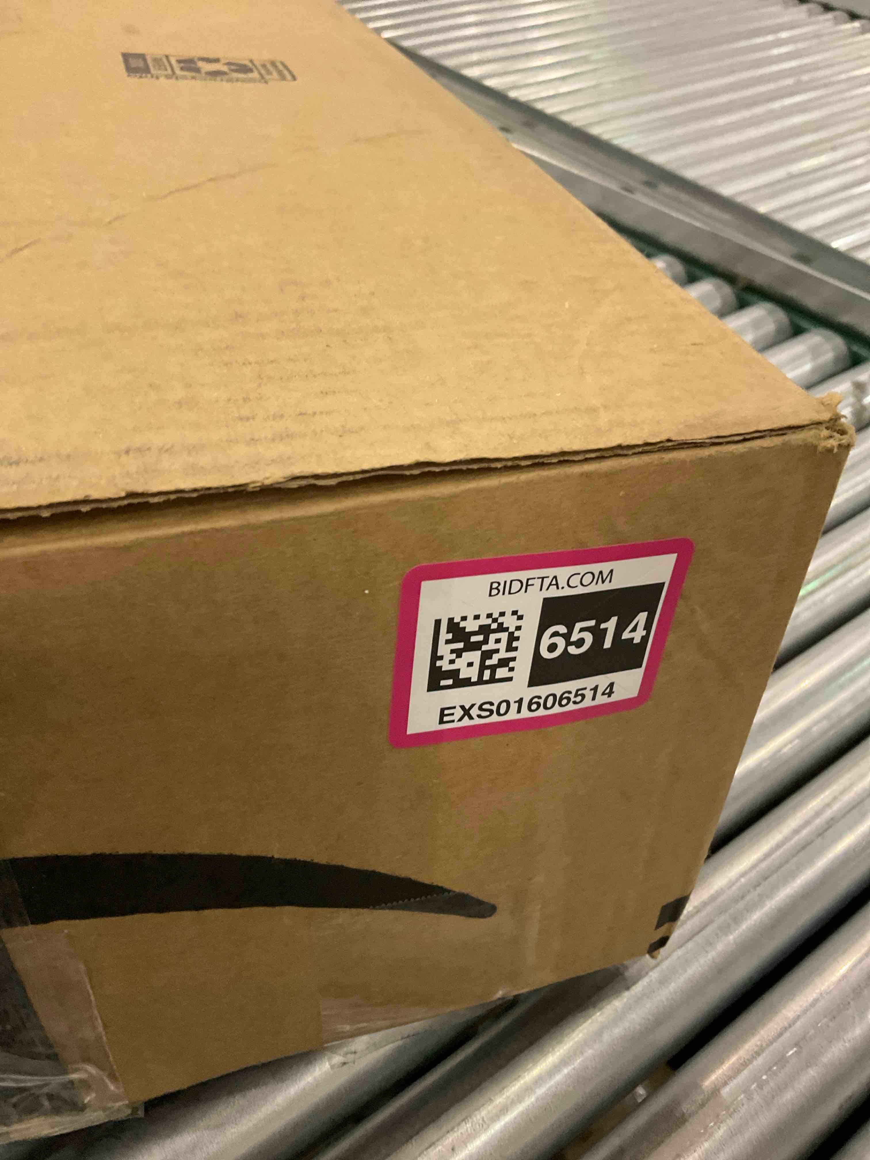 https://s3.amazonaws.com/lotting-images-prod/BargainHunt/EXS01606514_1723644361338.jpeg