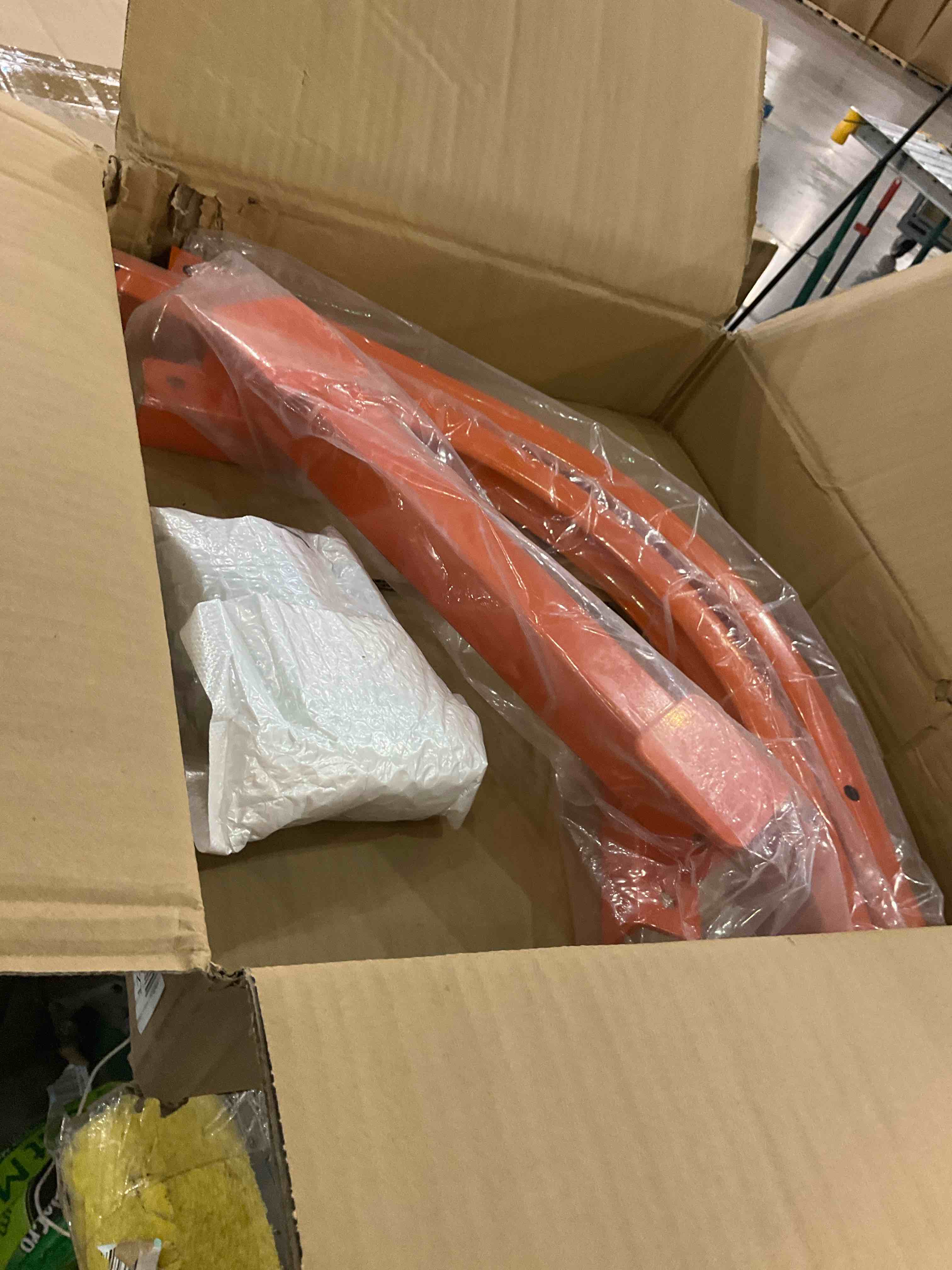 https://s3.amazonaws.com/lotting-images-prod/BargainHunt/EXS01607037_1723721734533.jpeg