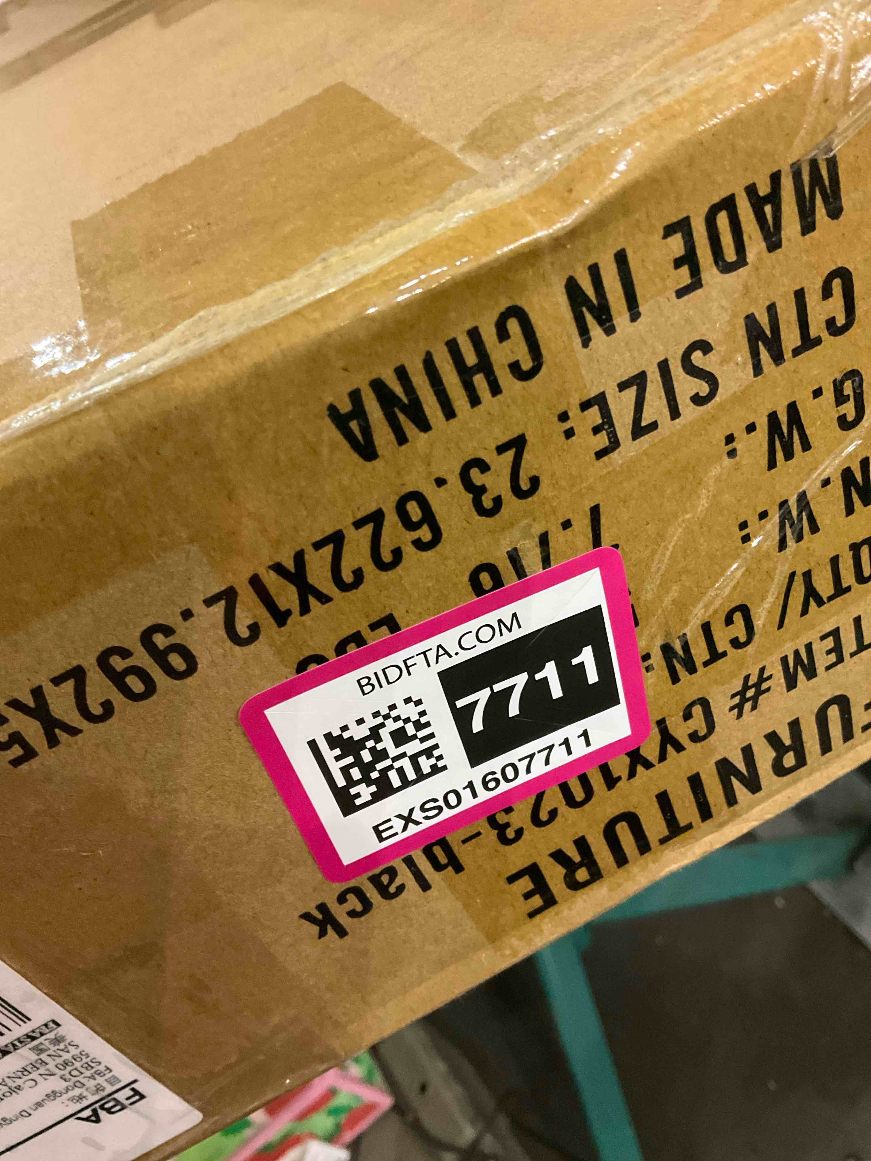 Niccae C-Shaped End Table, Living Room Sofa C-Shaped Coffee Table, Made of Iron and MDF, Very Suitable for Sofa Side Tables, Living Room, Living Room, and Office (Black)