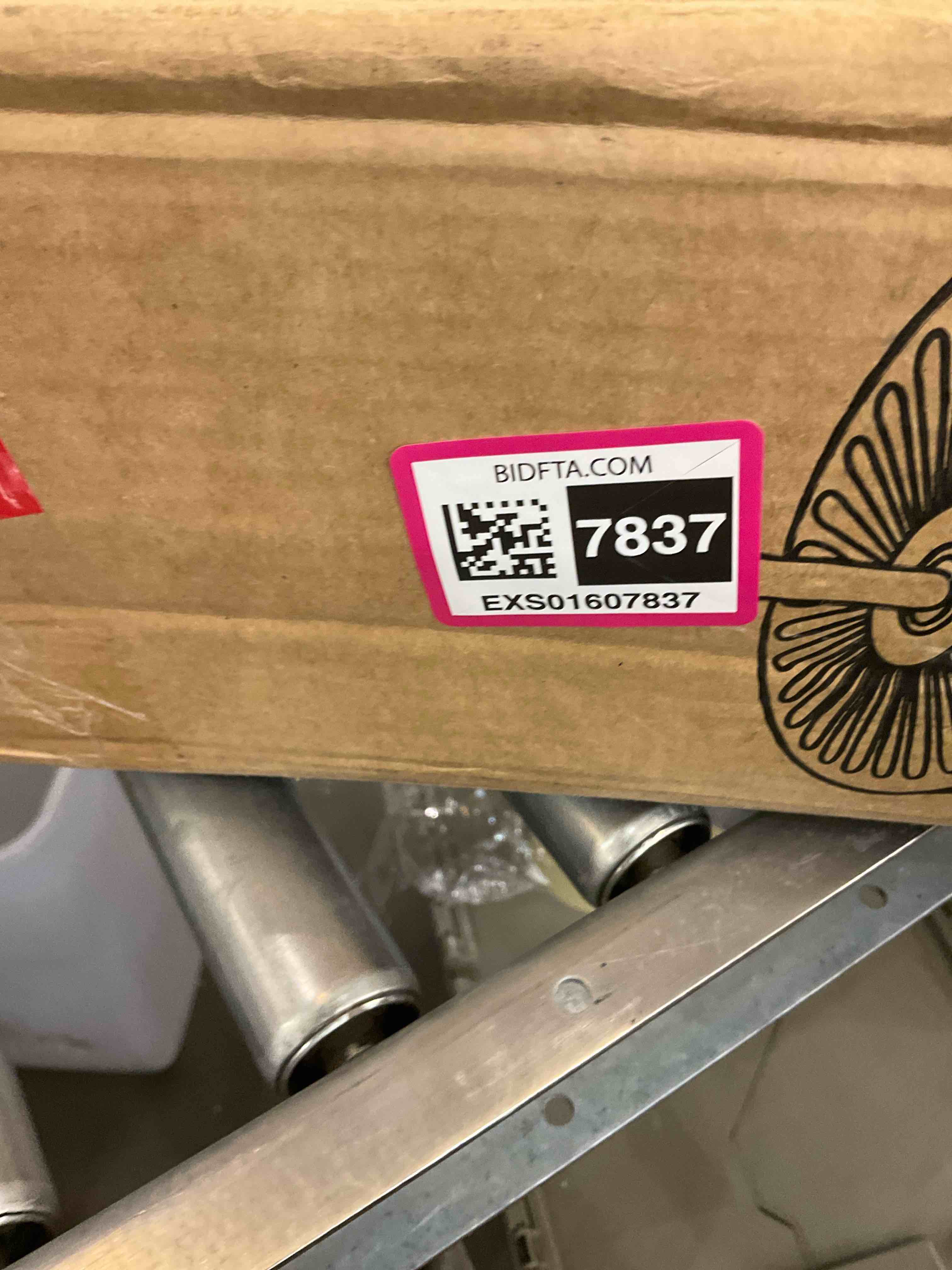 https://s3.amazonaws.com/lotting-images-prod/BargainHunt/EXS01607837_1723488568444.jpeg