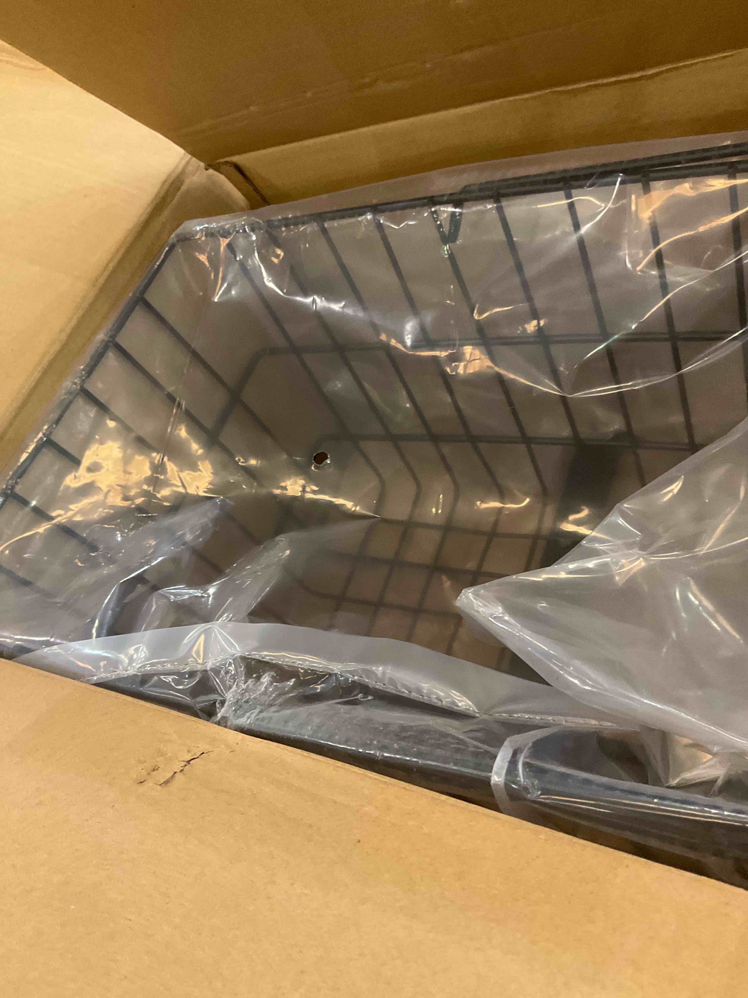 https://s3.amazonaws.com/lotting-images-prod/BargainHunt/EXS01607838_1723488676813.jpeg