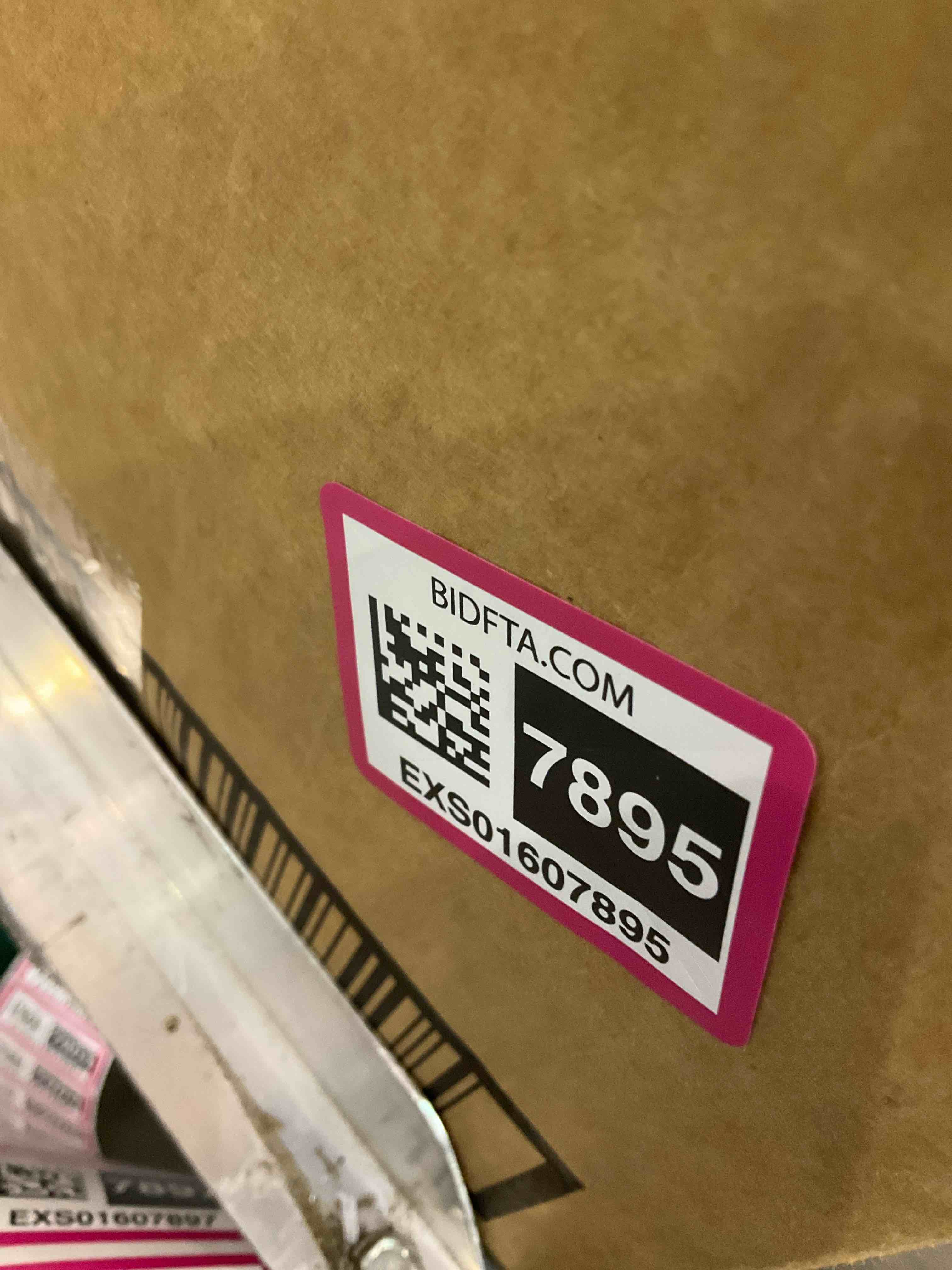 https://s3.amazonaws.com/lotting-images-prod/BargainHunt/EXS01607895_1723639048150.jpeg