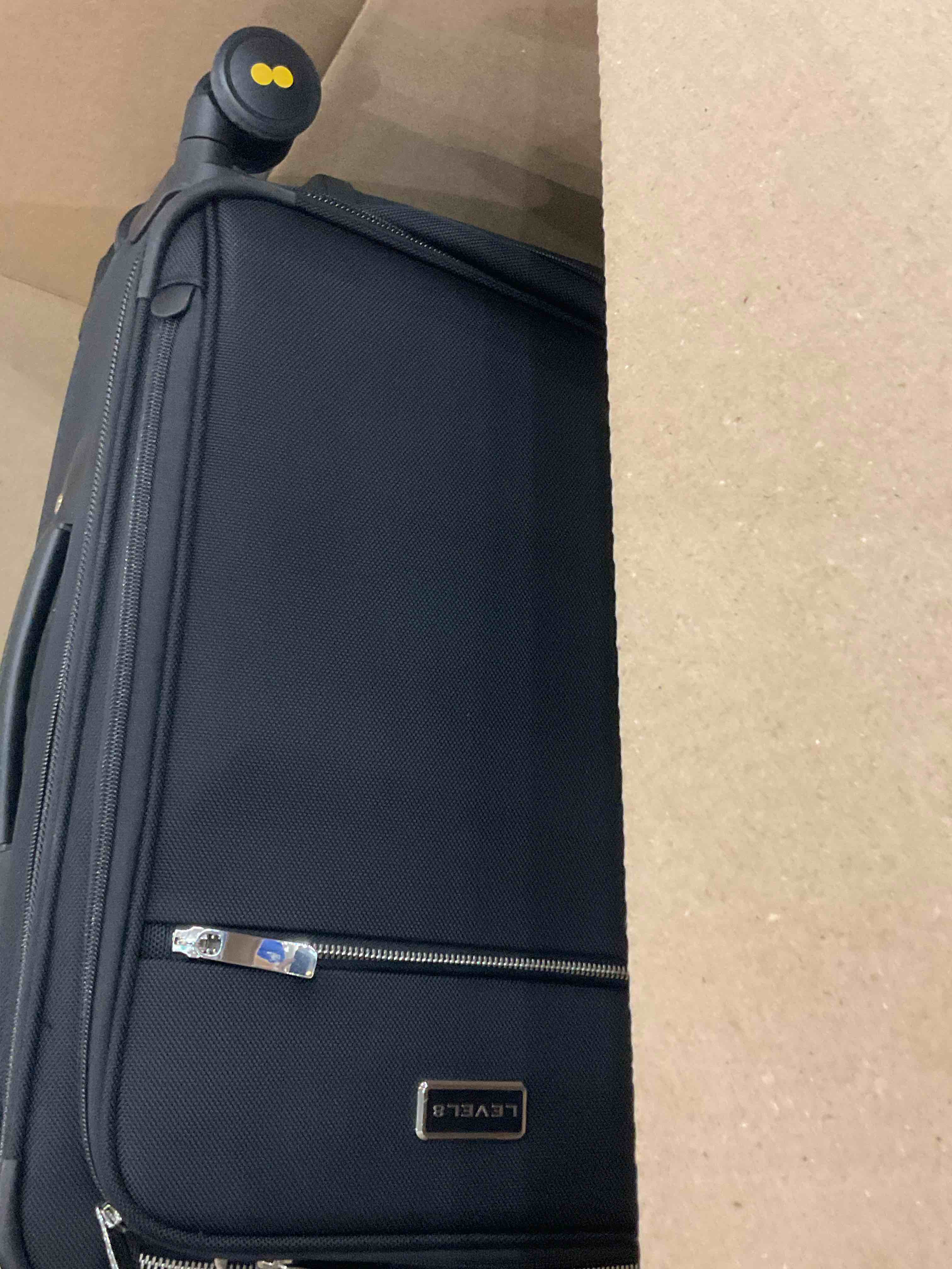 https://s3.amazonaws.com/lotting-images-prod/BargainHunt/EXS01607916_1723643746518.jpeg