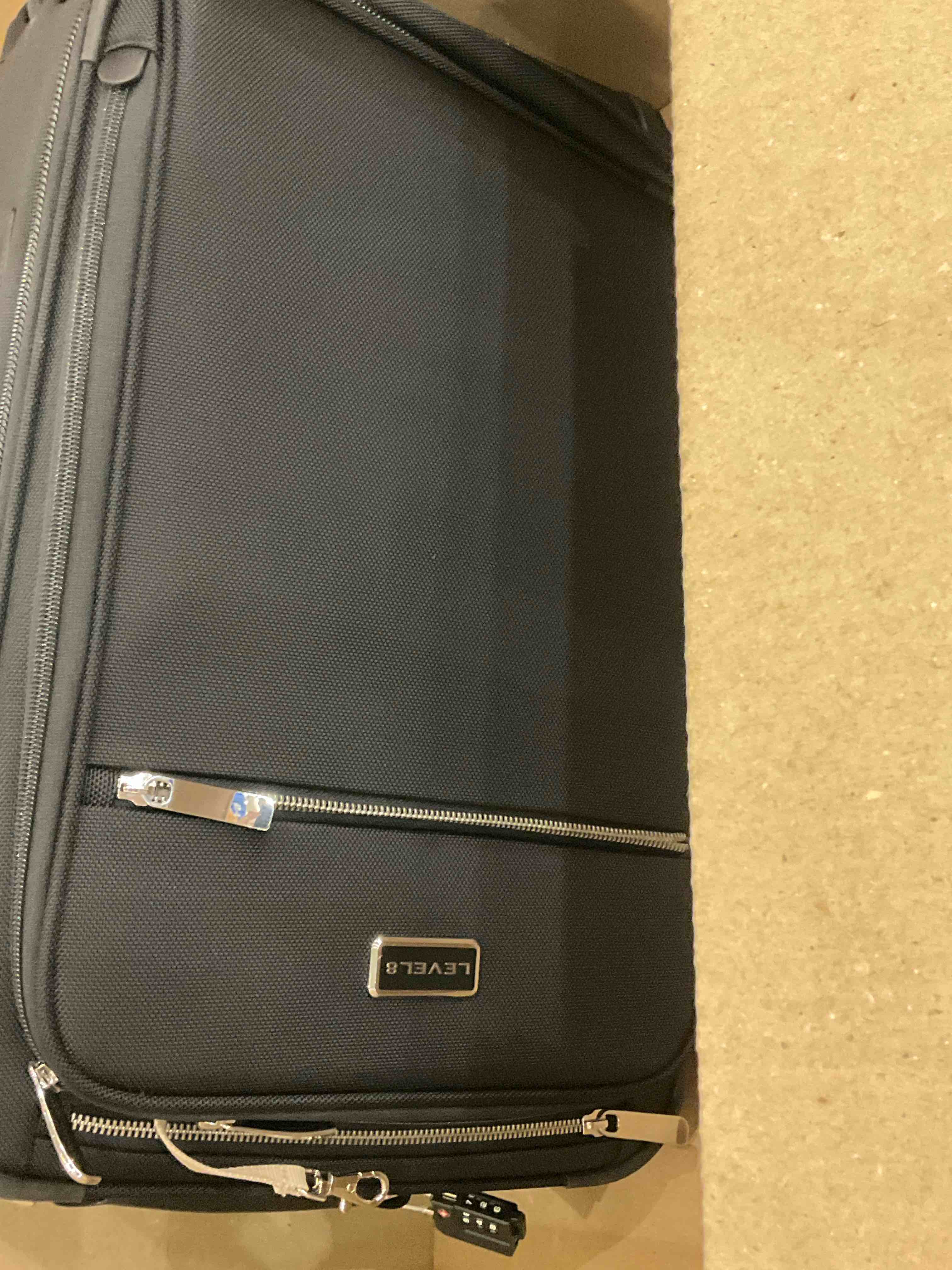 https://s3.amazonaws.com/lotting-images-prod/BargainHunt/EXS01607916_1723643752449.jpeg