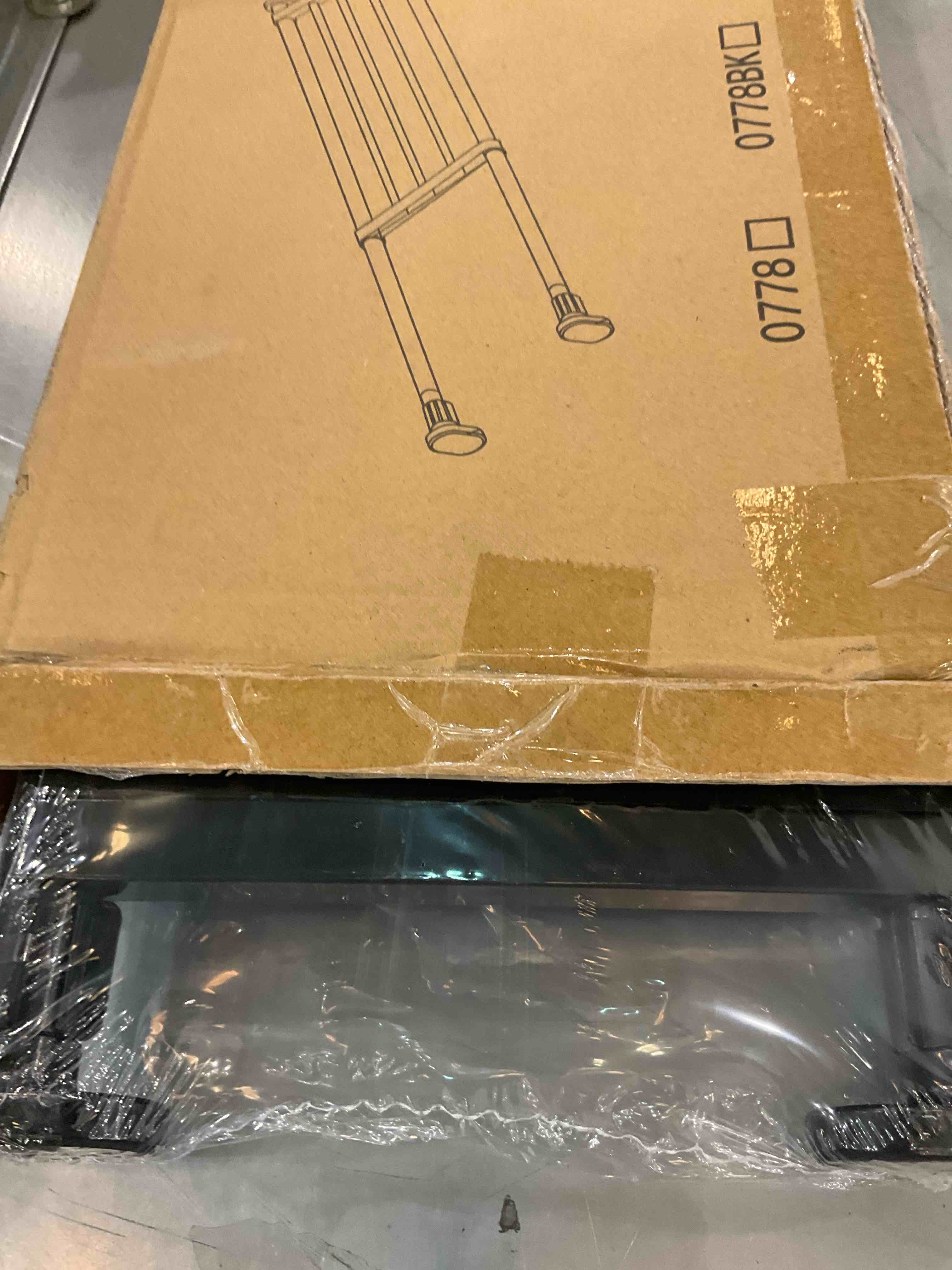 https://s3.amazonaws.com/lotting-images-prod/BargainHunt/EXS01608009_1724253965611.jpeg