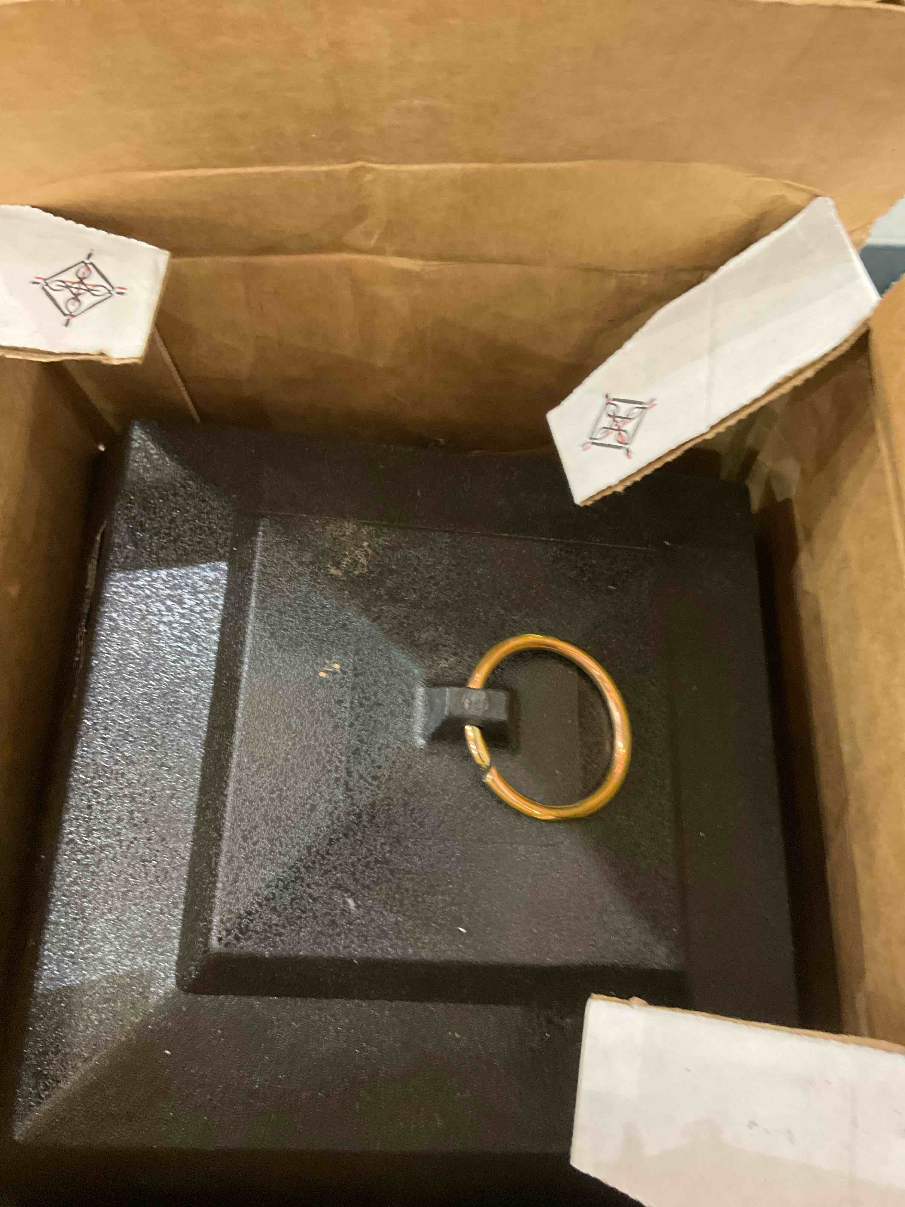 https://s3.amazonaws.com/lotting-images-prod/BargainHunt/EXS01608098_1724346478565.jpeg