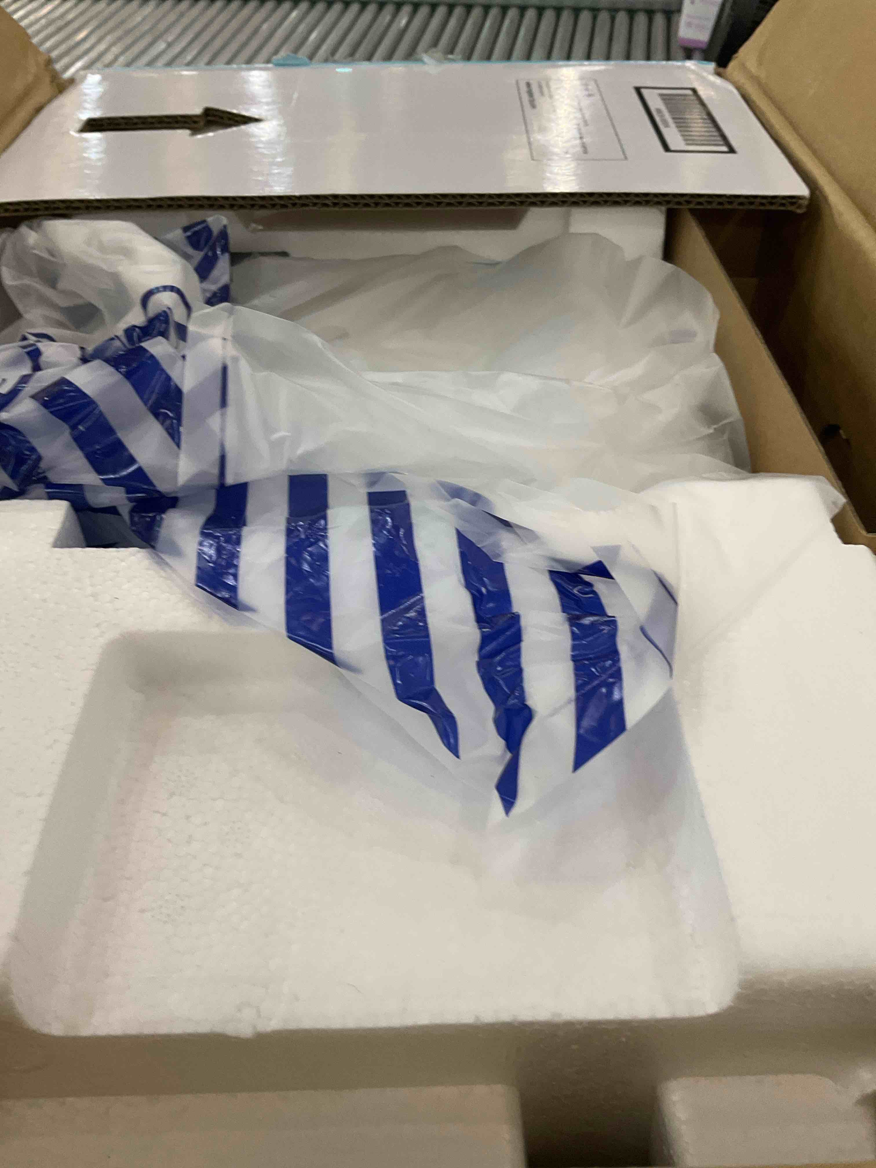 https://s3.amazonaws.com/lotting-images-prod/BargainHunt/EXS01608101_1724348003670.jpeg