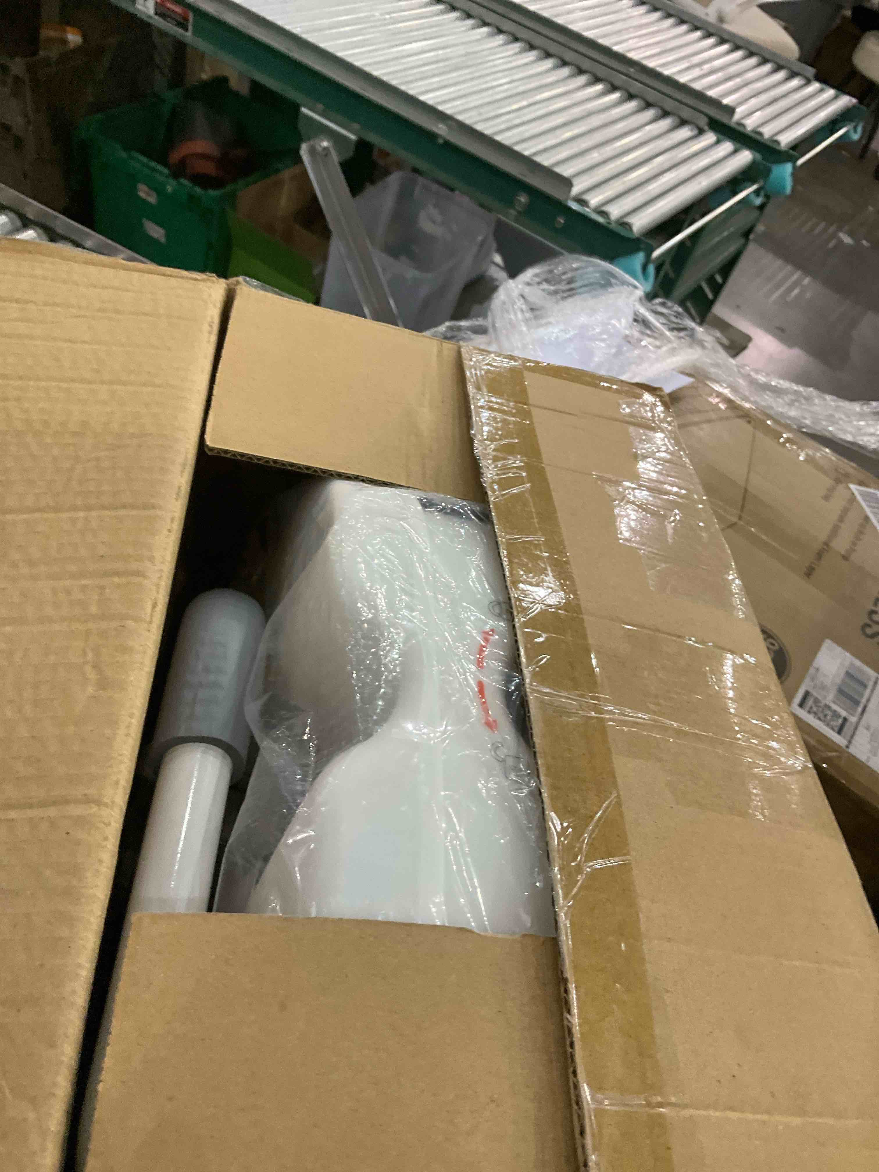 https://s3.amazonaws.com/lotting-images-prod/BargainHunt/EXS01609866_1723636553075.jpeg