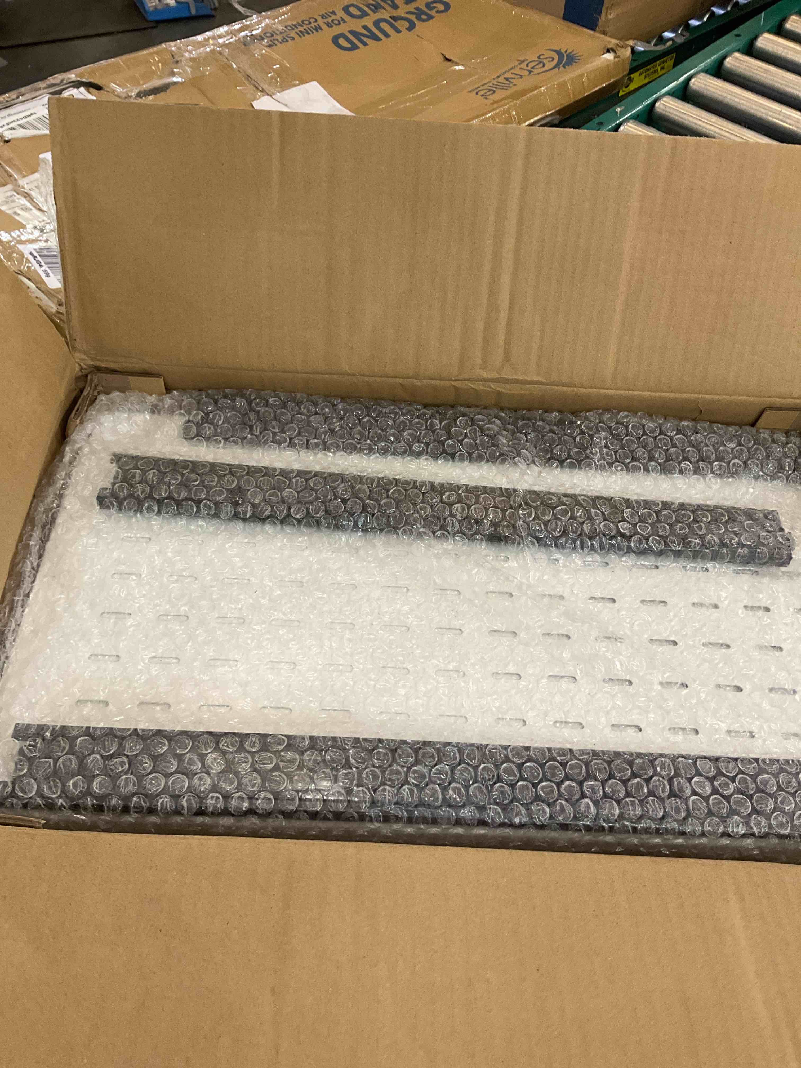 https://s3.amazonaws.com/lotting-images-prod/BargainHunt/EXS01621197_1723487994172.jpeg