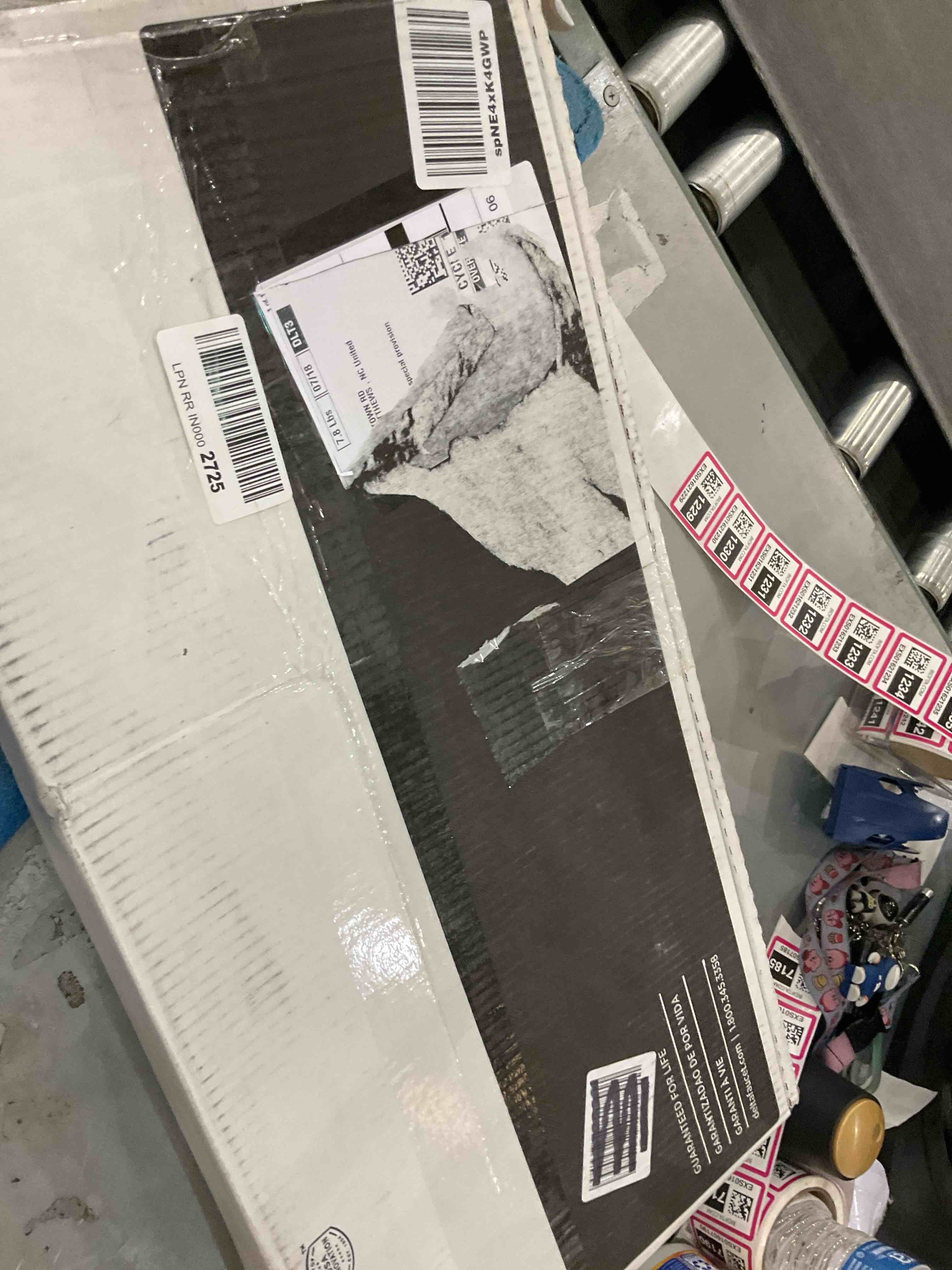 Delta Faucet Essa Touch Kitchen Faucet Brushed Nickel, Kitchen Faucets with Pull Down Sprayer, Kitchen Sink Faucet, Touch Faucet for Kitchen Sink, Touch2O Technology, Arctic Stainless 9113T-AR-DST Arctic Stainless Without Soap Dispenser Touch2O