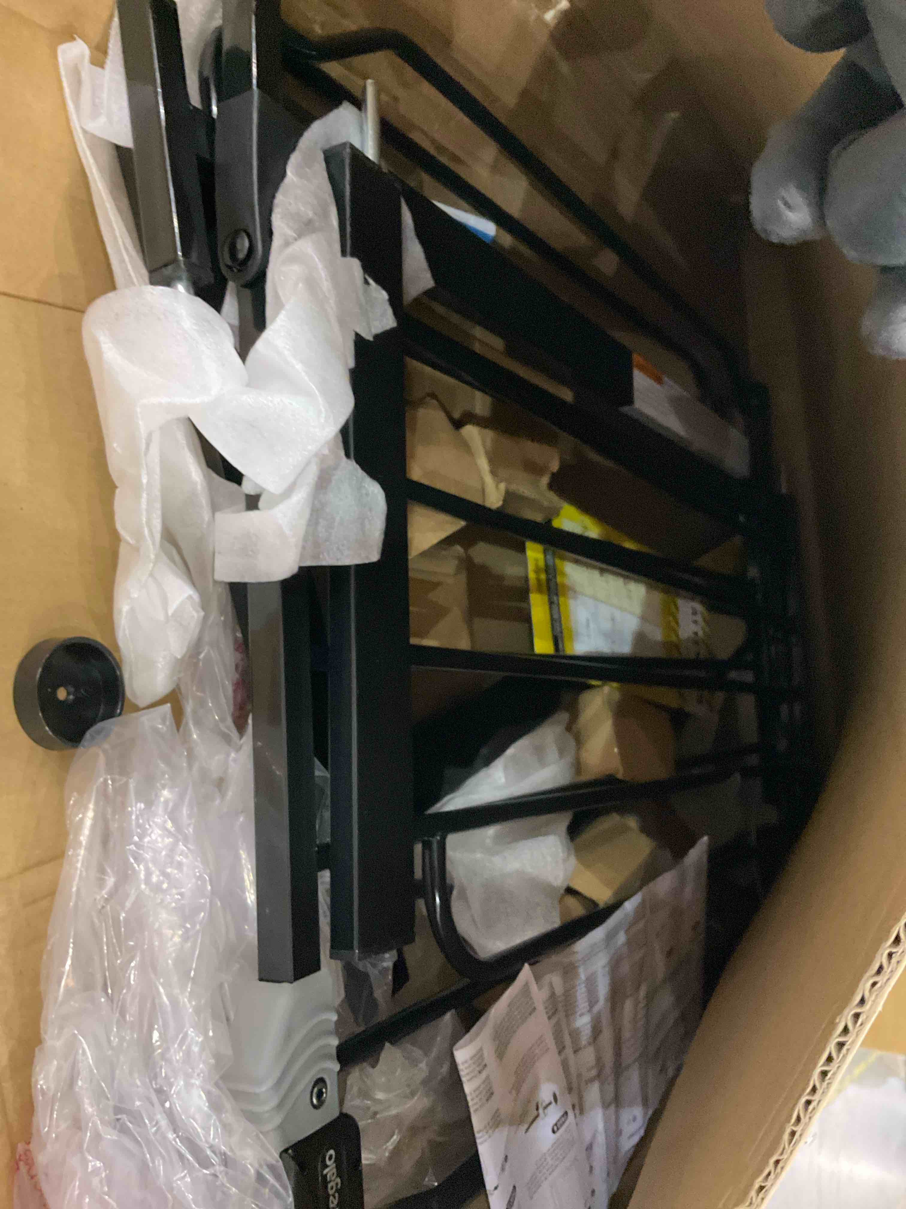 https://s3.amazonaws.com/lotting-images-prod/BargainHunt/EXS01622359_1724081667612.jpeg