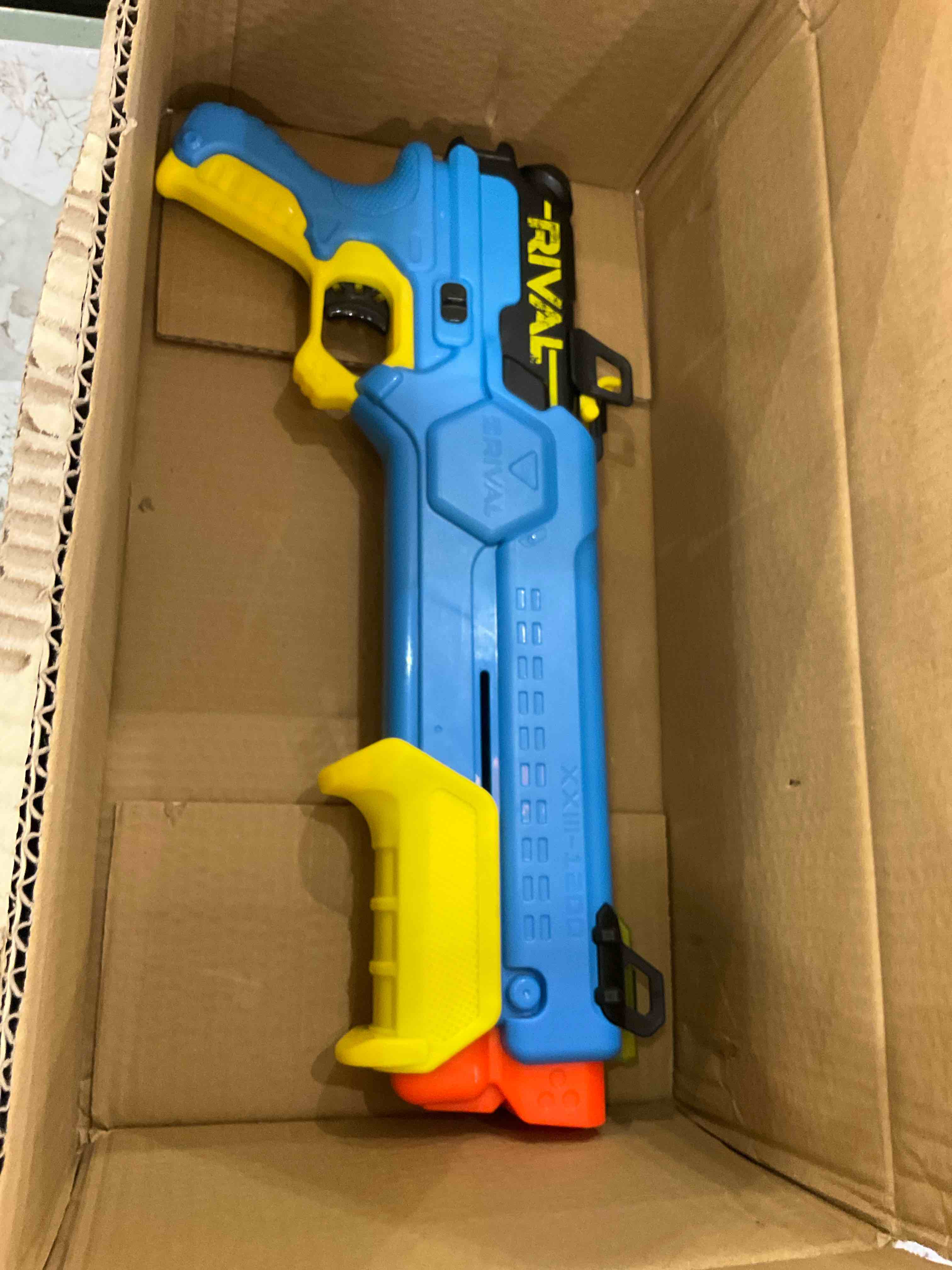 https://s3.amazonaws.com/lotting-images-prod/BargainHunt/EXS01622459_1724163634171.jpeg