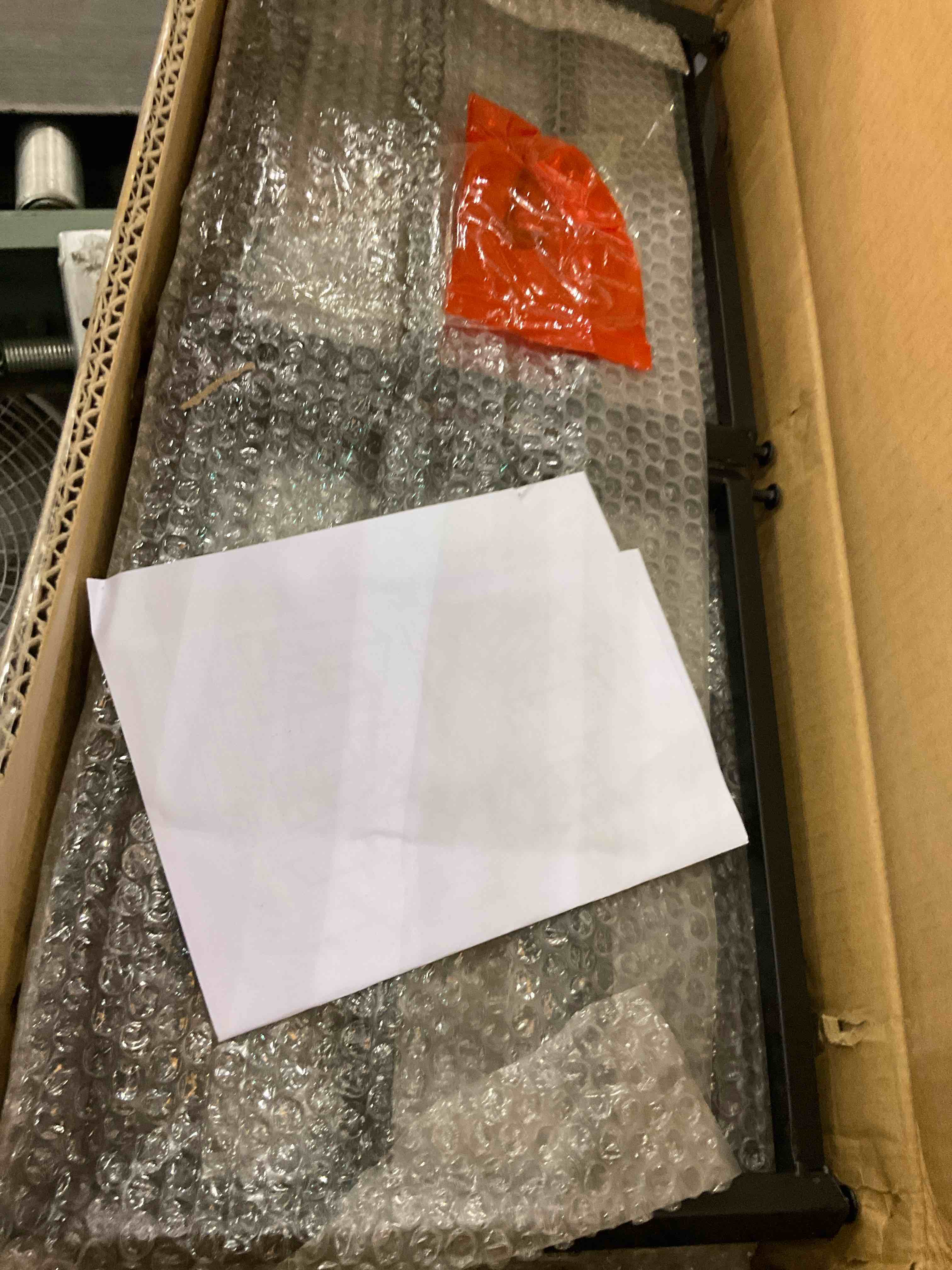 https://s3.amazonaws.com/lotting-images-prod/BargainHunt/EXS01622460_1724163723255.jpeg