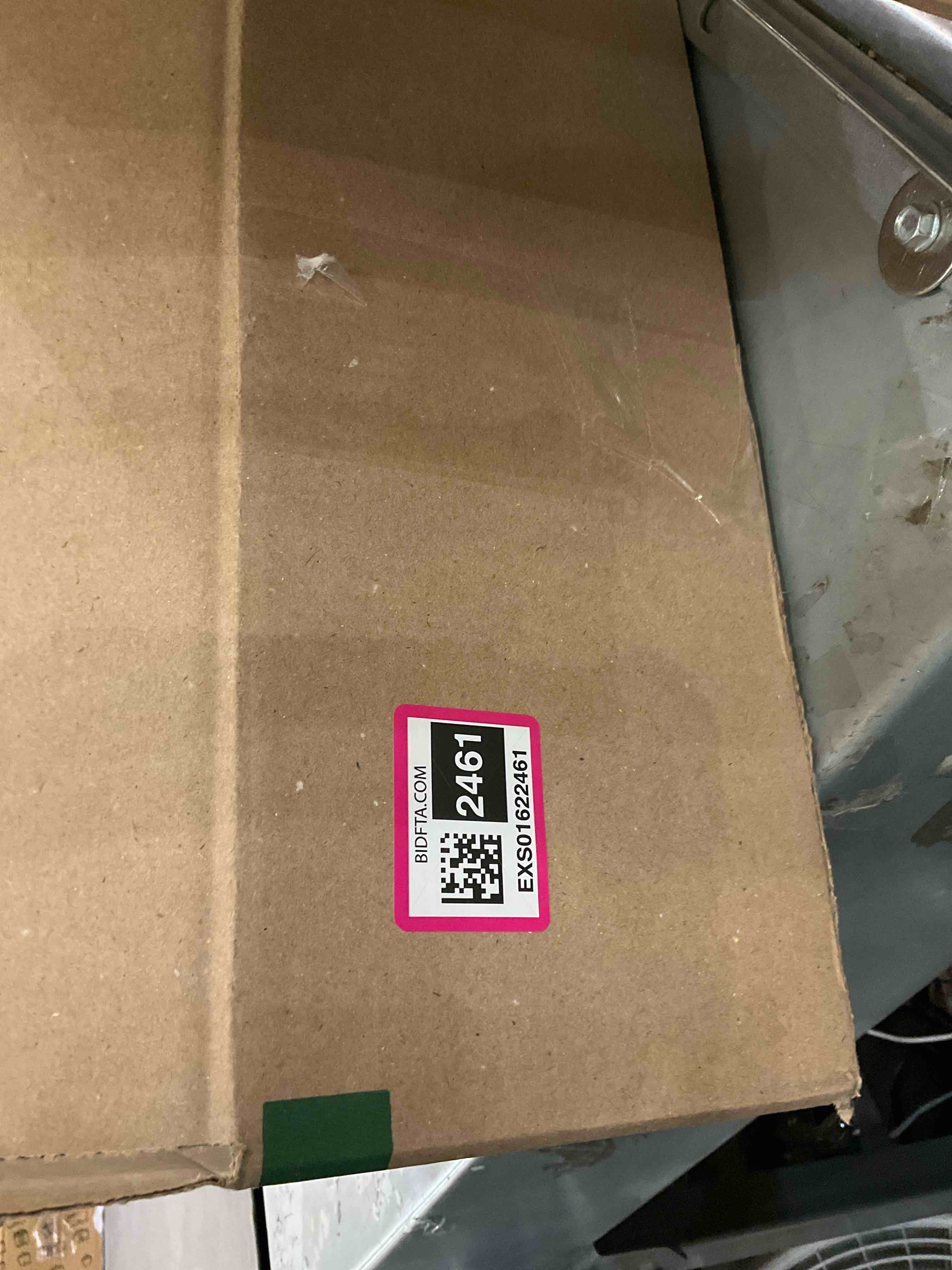 https://s3.amazonaws.com/lotting-images-prod/BargainHunt/EXS01622461_1724163815665.jpeg