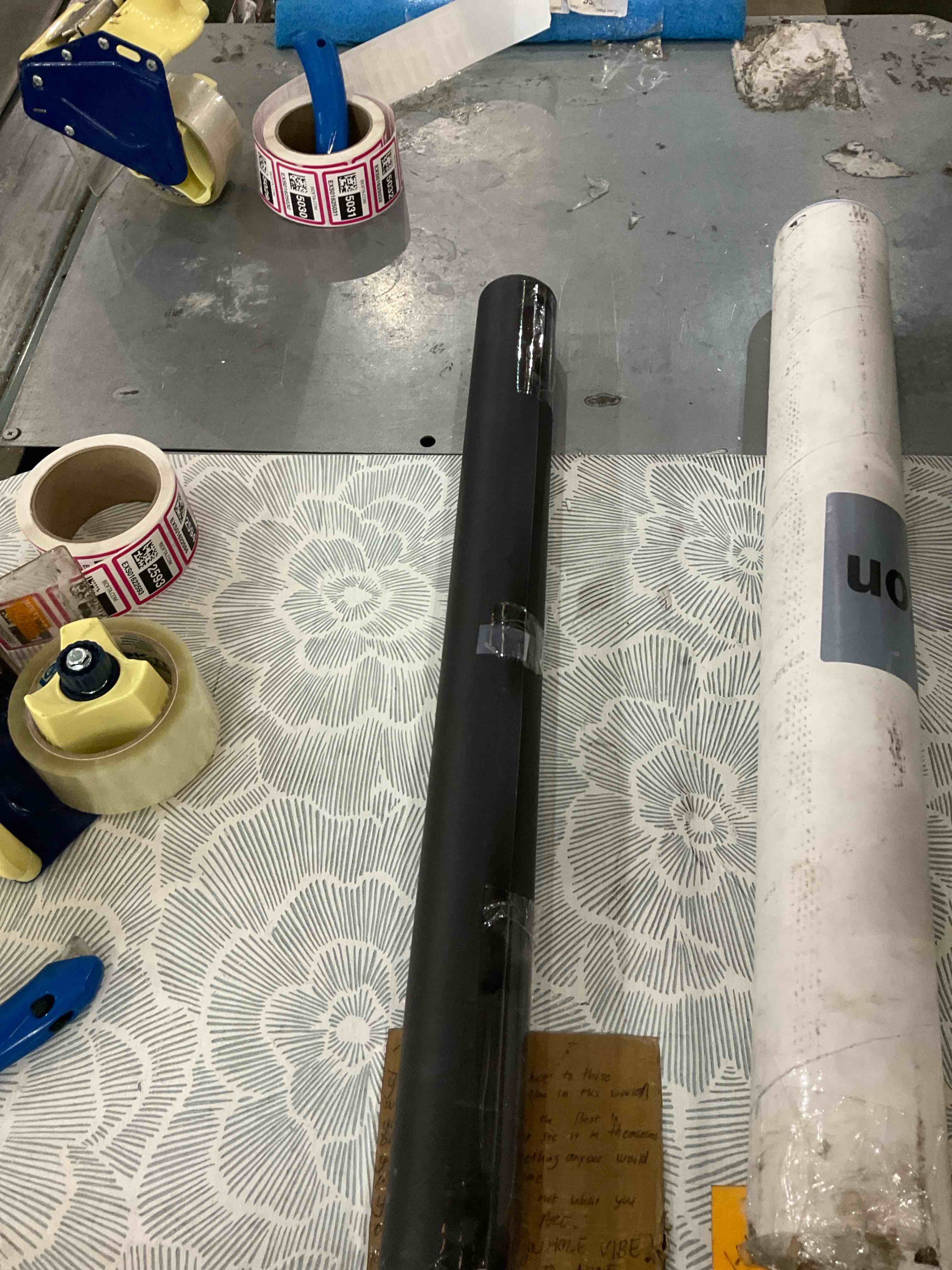 36" x 1200" (100 ft) Black Kraft Paper Roll, 45 lbs Thickness, Craft Paper for School, Art Colored Paper, Gift Wrapping, Packing Paper for Moving