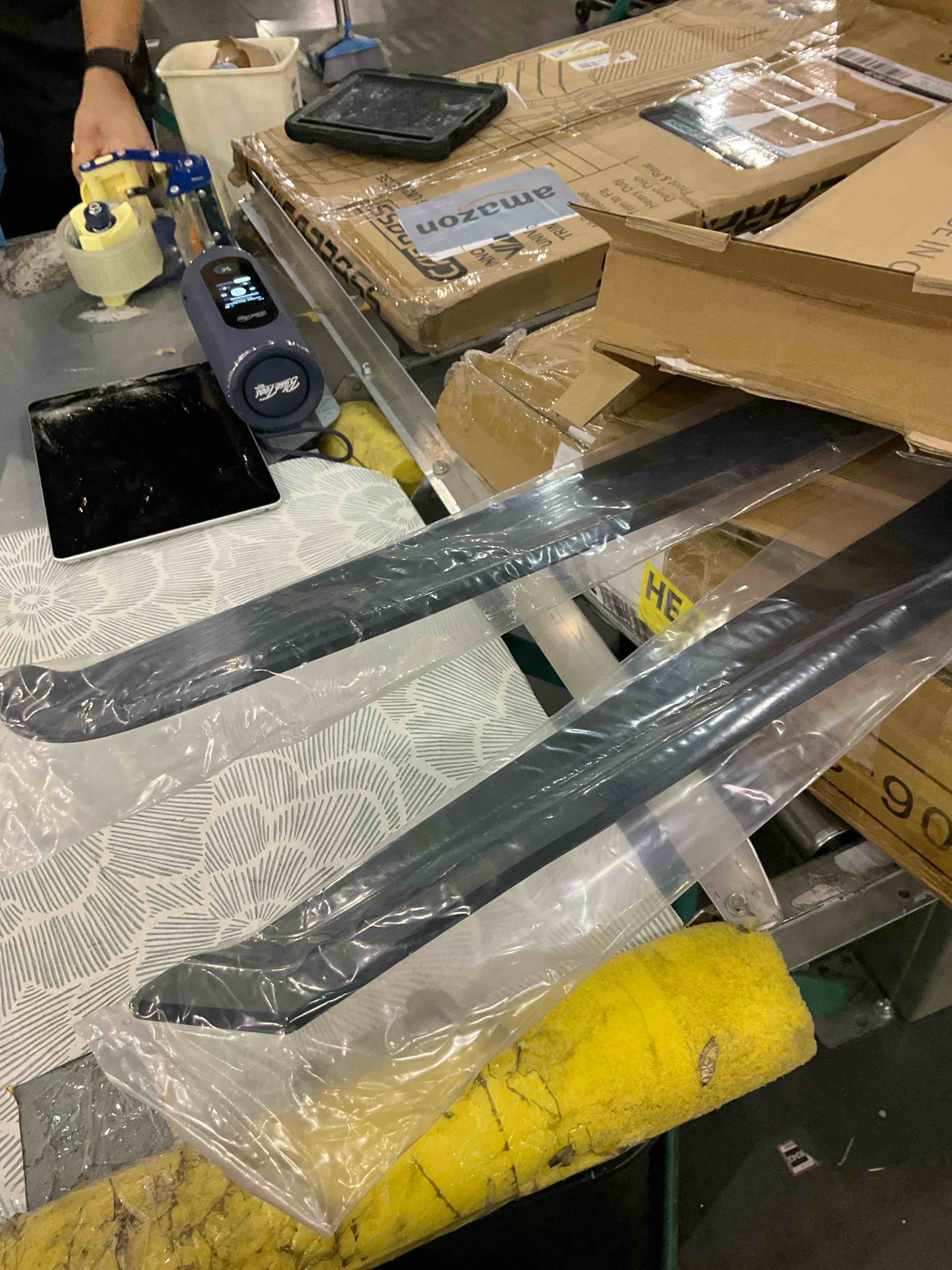 Auto Ventshade [AVS] In-Channel Ventvisor / Rain Guards | Fits 2019 - 2024 Chevrolet/GMC Silverado/Sierra 1500, (2022 LTD)2020-2024 Silverado/Sierra 2500 HD/3500 HD Crew Cab- Smoke, 4 pcs. | 194805