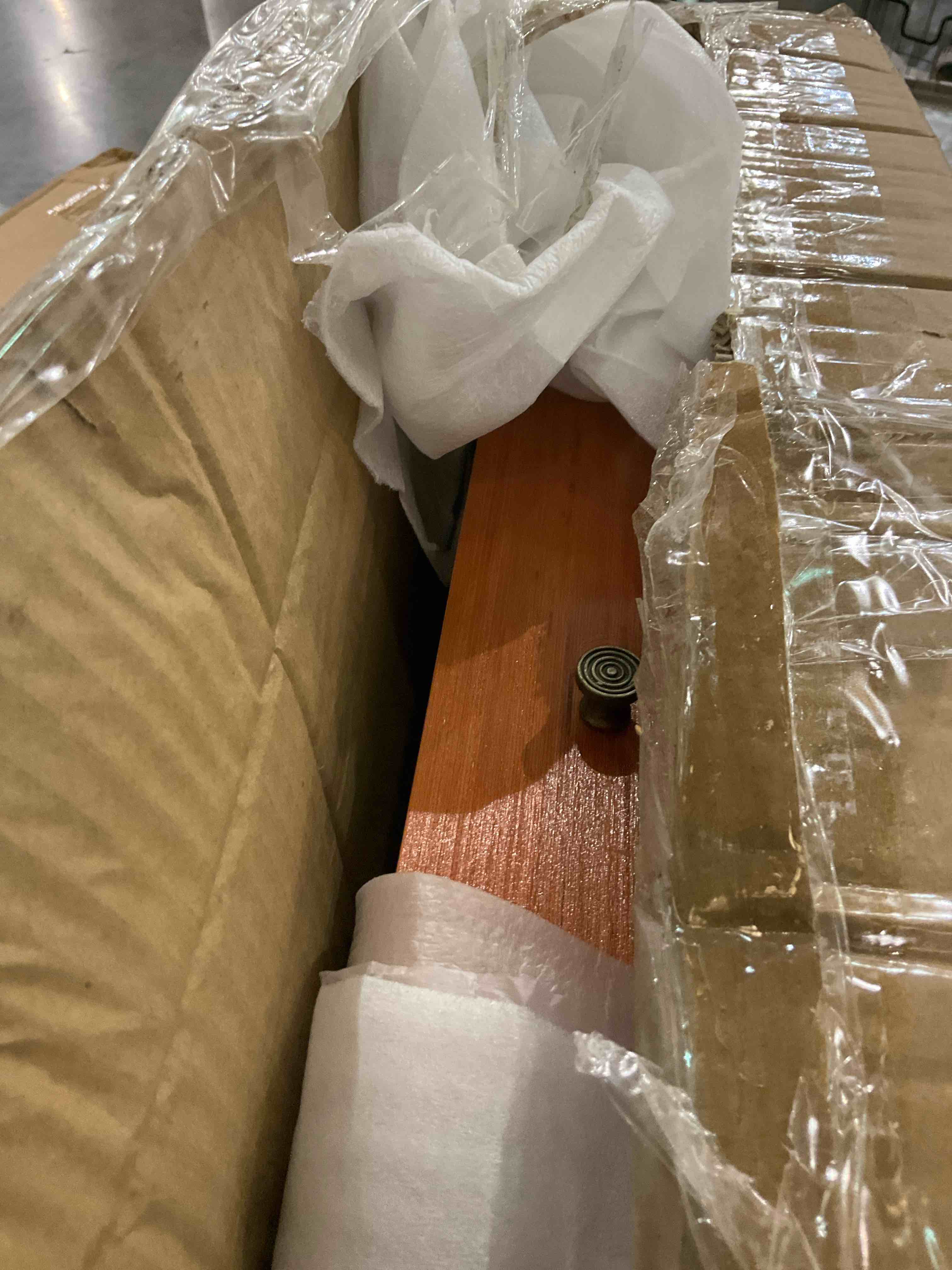 https://s3.amazonaws.com/lotting-images-prod/BargainHunt/EXS01623138_1724080426655.jpeg