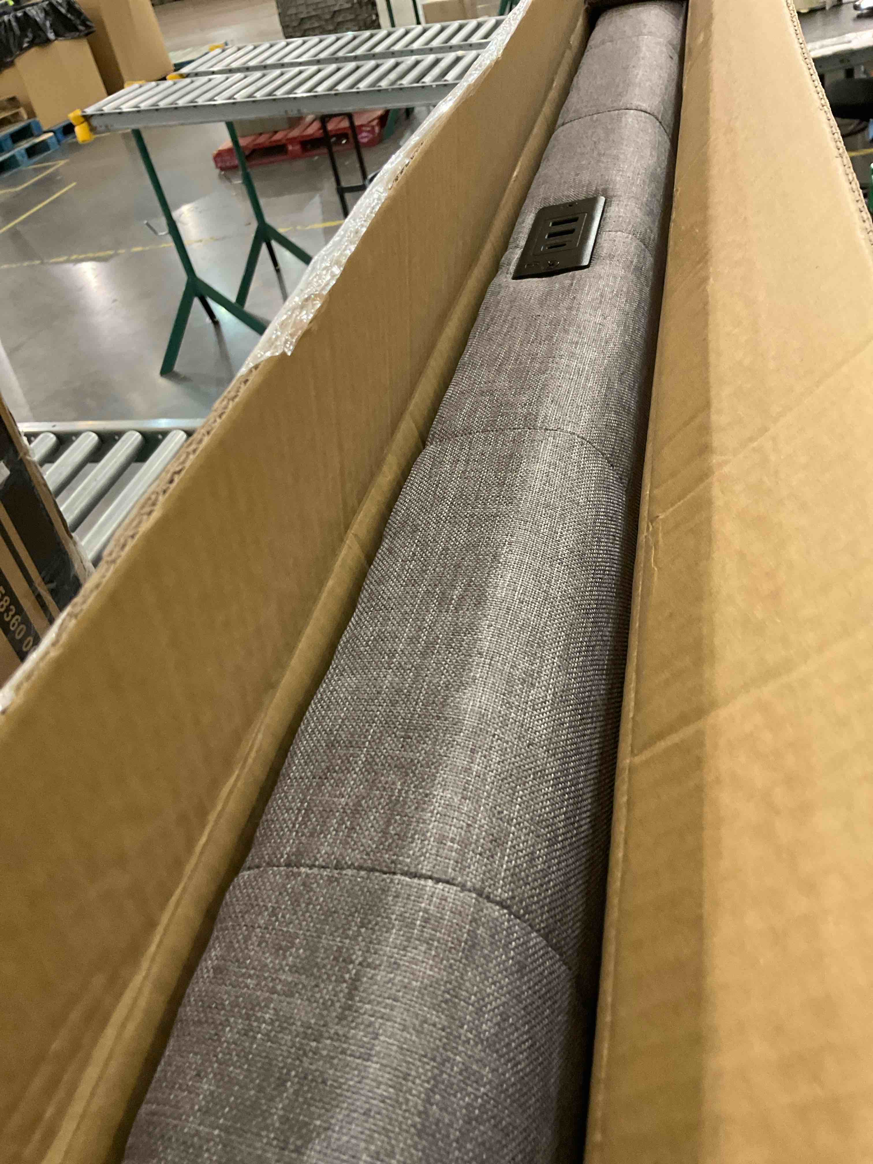 https://s3.amazonaws.com/lotting-images-prod/BargainHunt/EXS01623171_1724086498052.jpeg