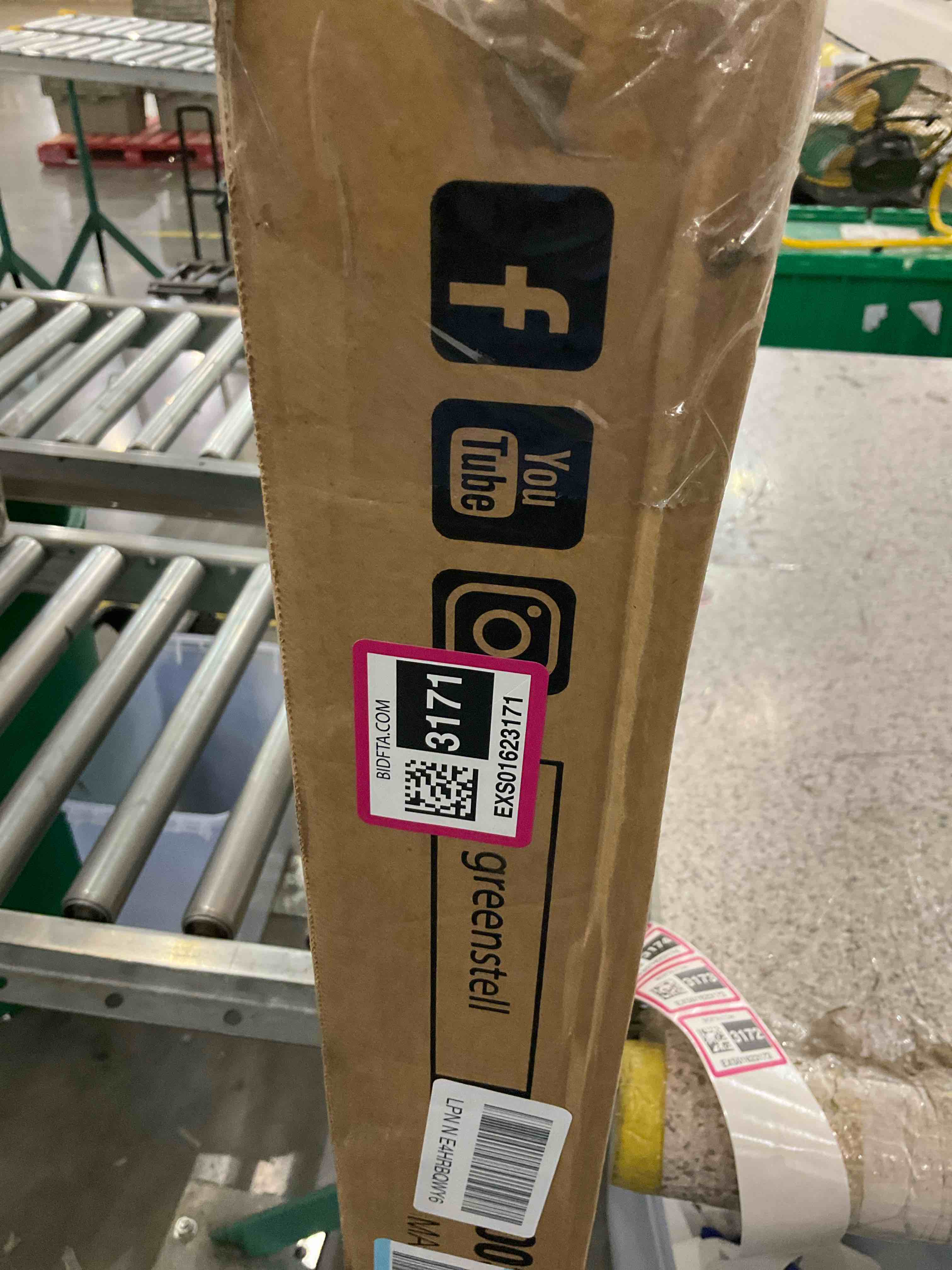 https://s3.amazonaws.com/lotting-images-prod/BargainHunt/EXS01623171_1724086521230.jpeg
