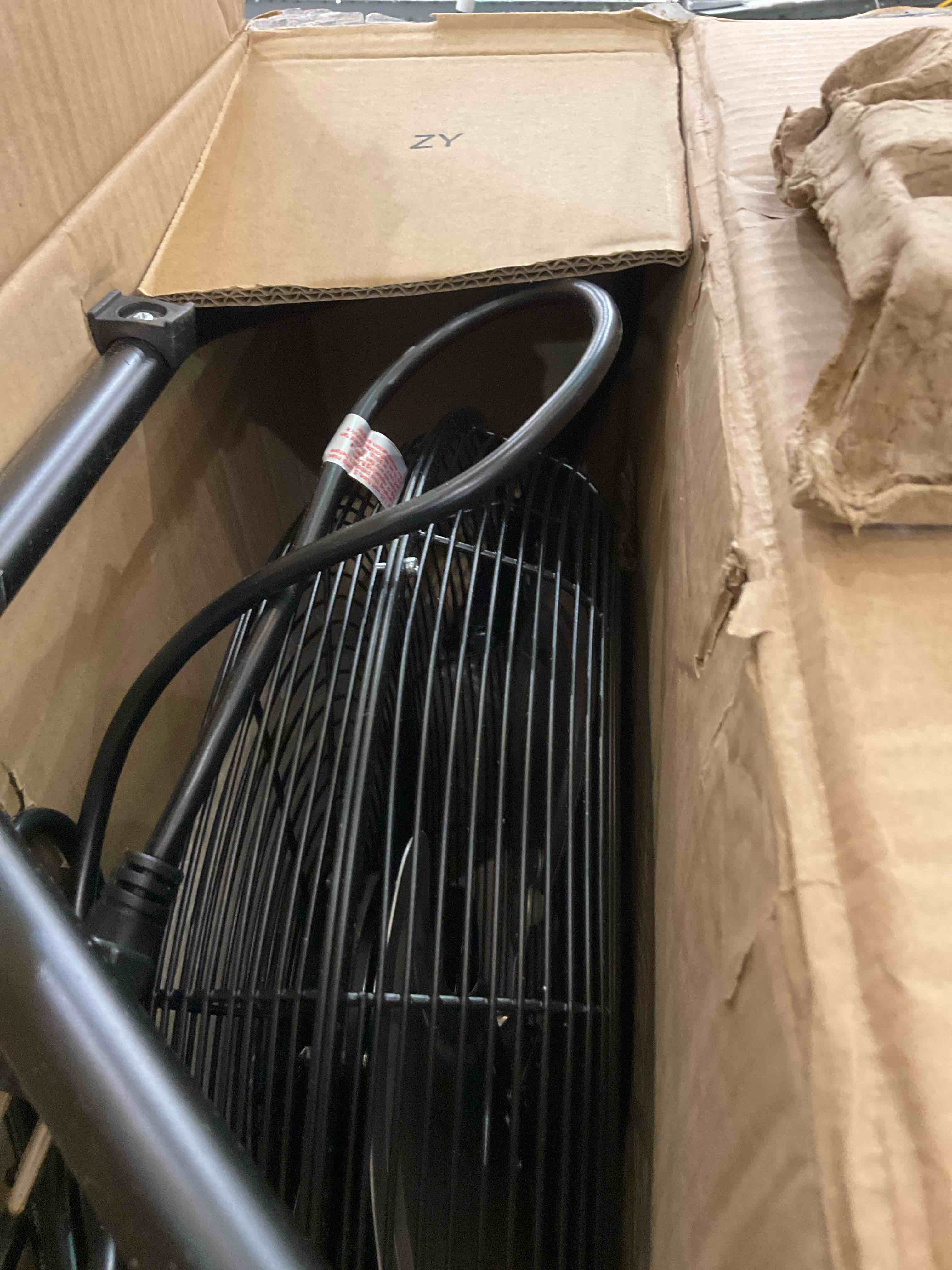 https://s3.amazonaws.com/lotting-images-prod/BargainHunt/EXS01623267_1724163064704.jpeg