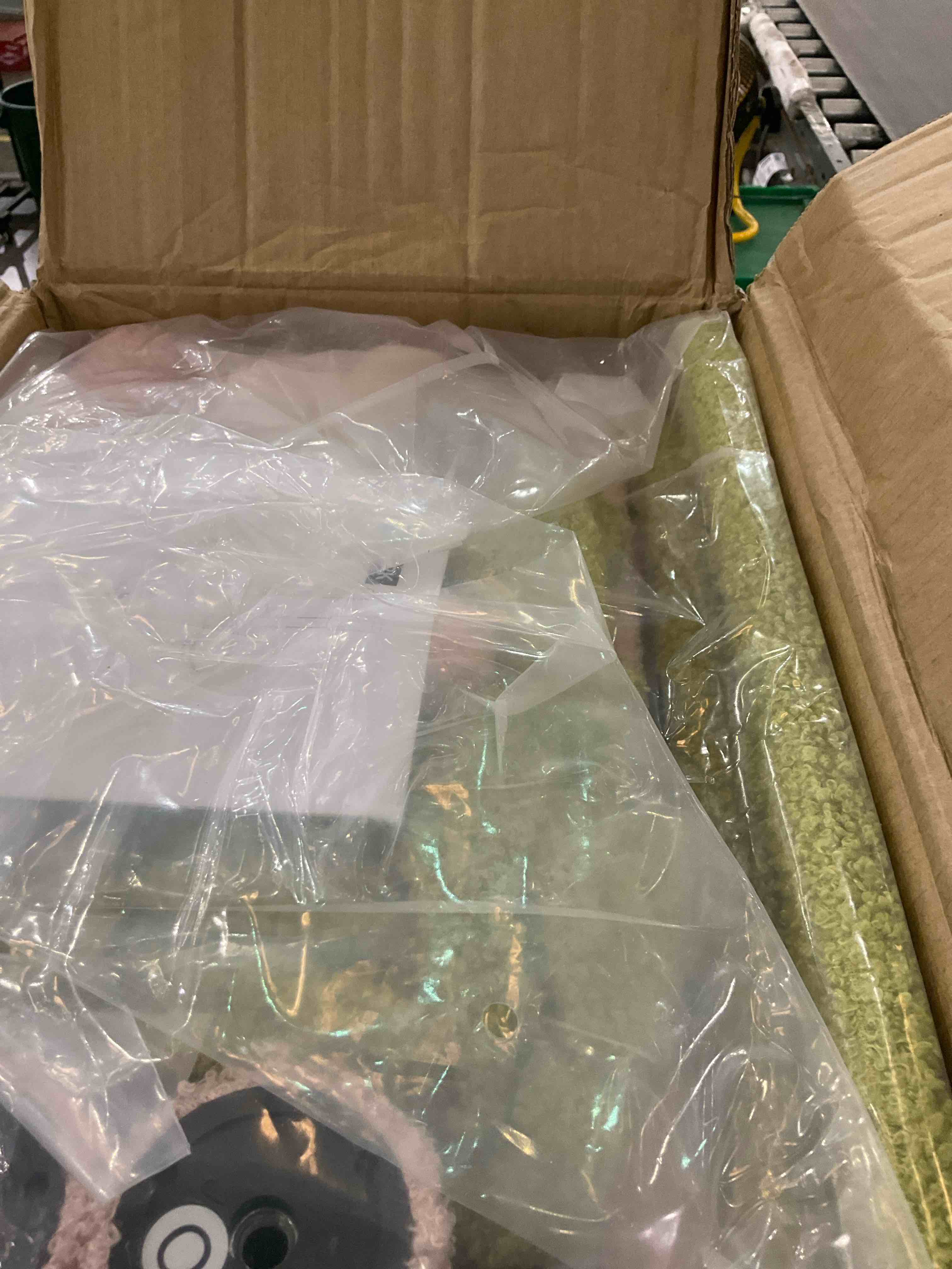 https://s3.amazonaws.com/lotting-images-prod/BargainHunt/EXS01623343_1724173800688.jpeg