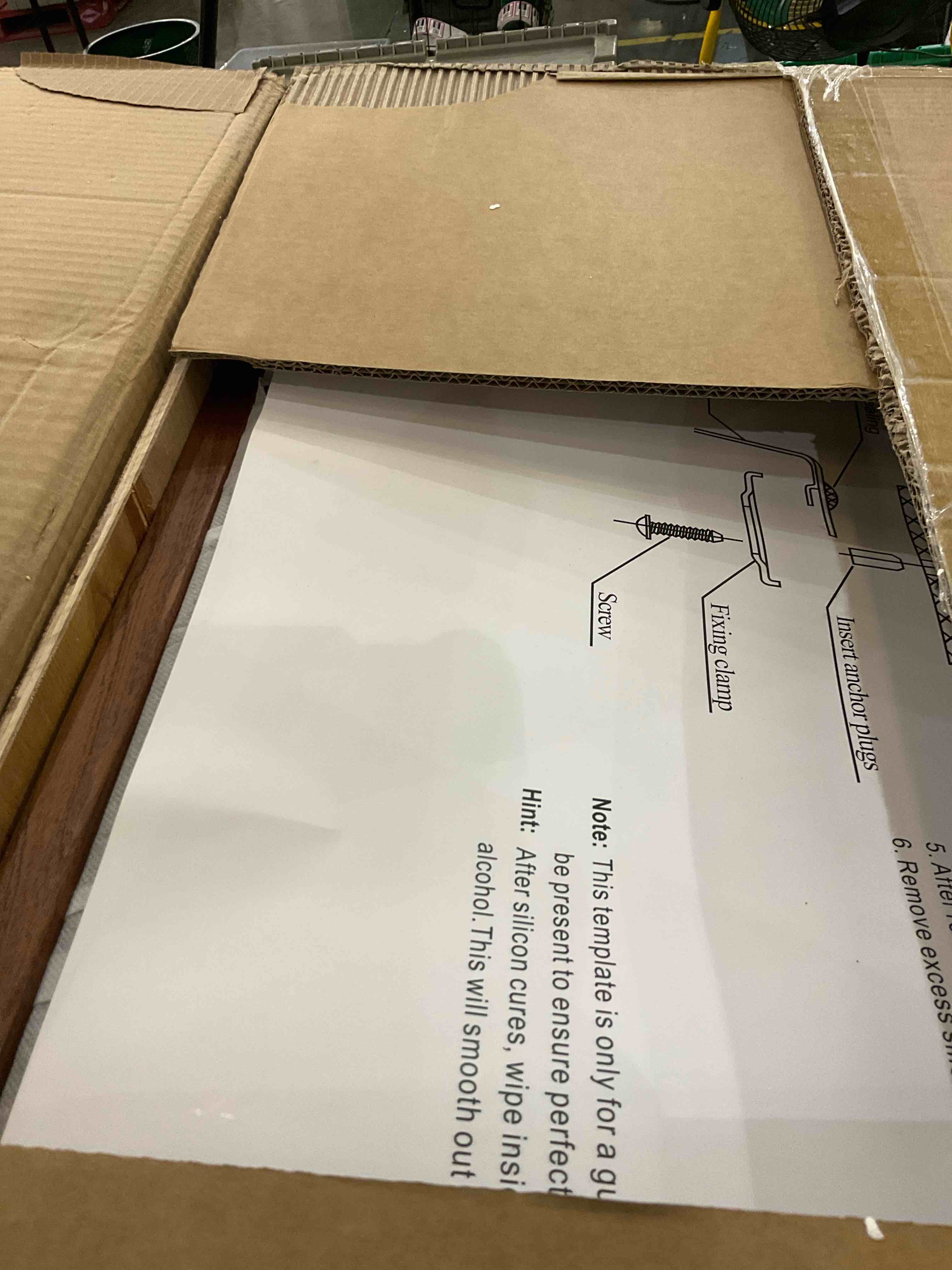 https://s3.amazonaws.com/lotting-images-prod/BargainHunt/EXS01623469_1724250619319.jpeg