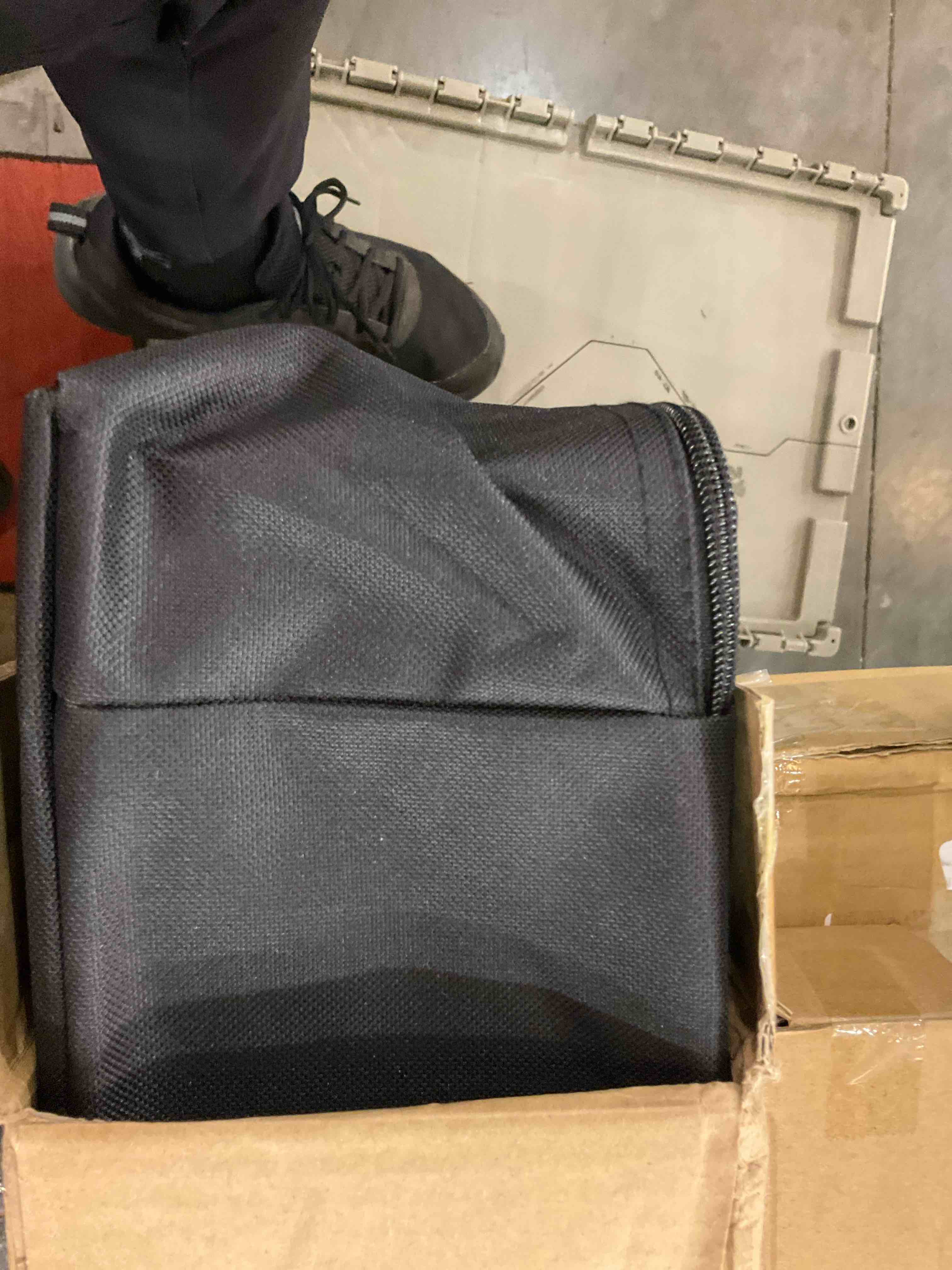 https://s3.amazonaws.com/lotting-images-prod/BargainHunt/EXS01624511_1722864714571.jpeg