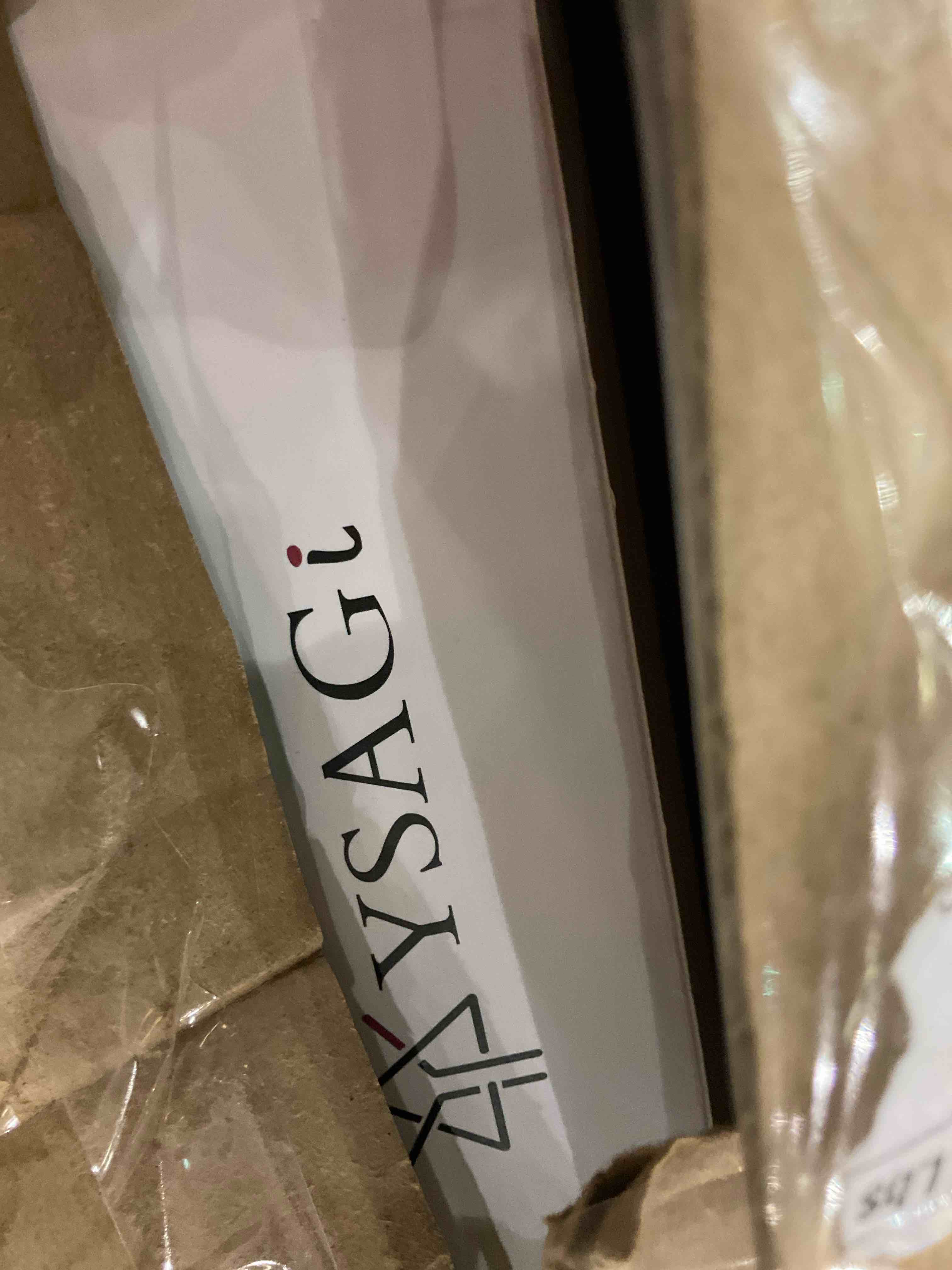 https://s3.amazonaws.com/lotting-images-prod/BargainHunt/EXS01624514_1722865010349.jpeg