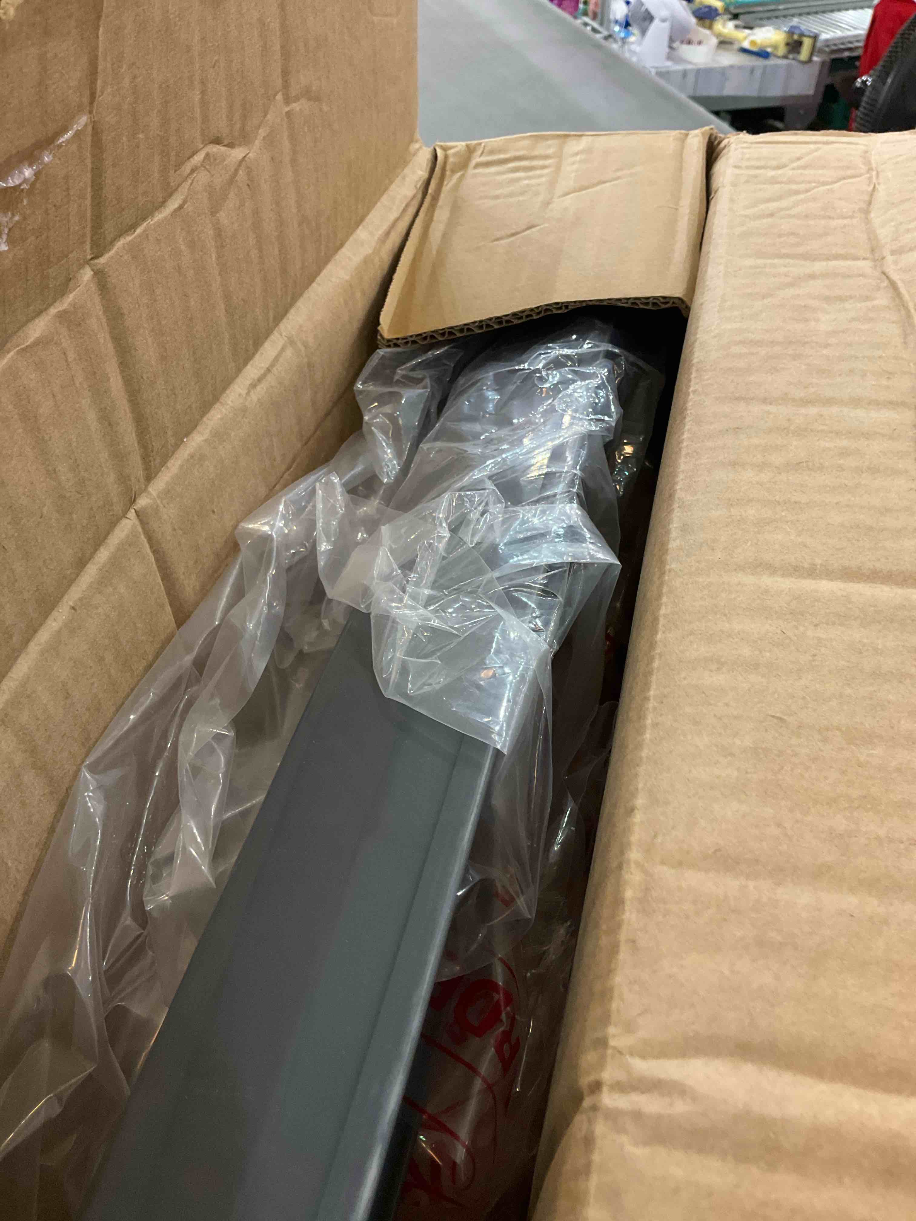 https://s3.amazonaws.com/lotting-images-prod/BargainHunt/EXS01624647_1722958254406.jpeg