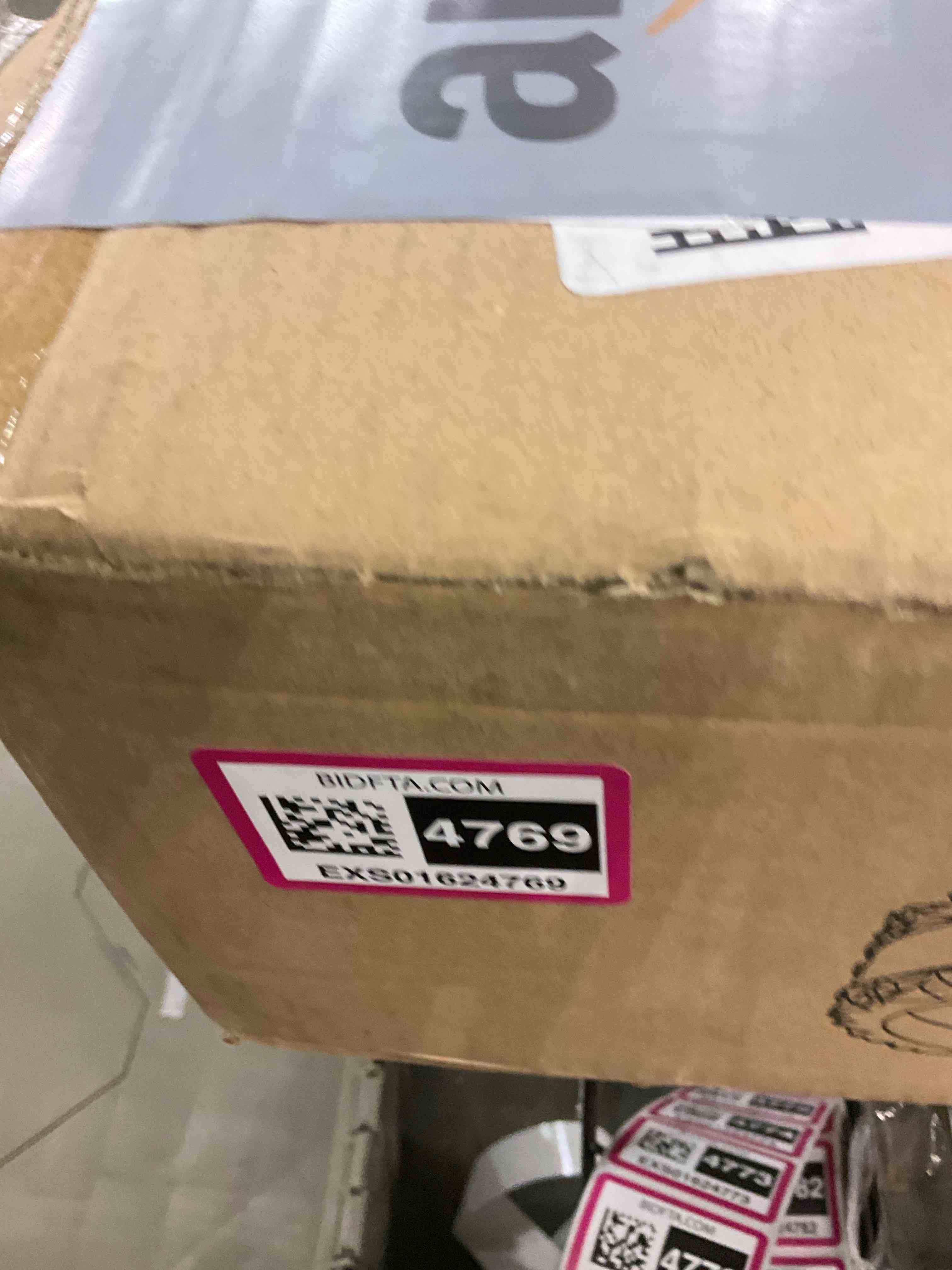 https://s3.amazonaws.com/lotting-images-prod/BargainHunt/EXS01624769_1723039014882.jpeg