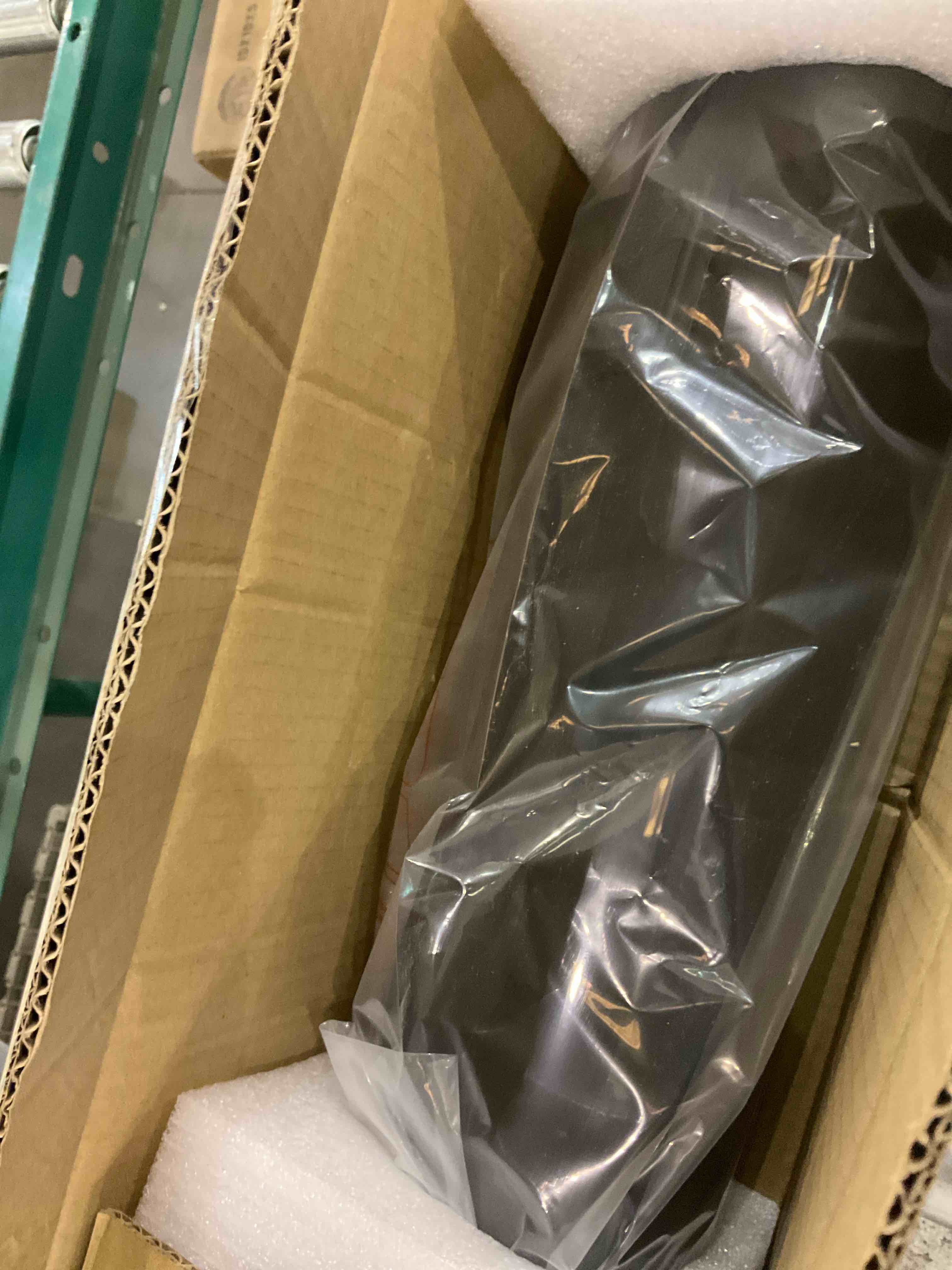https://s3.amazonaws.com/lotting-images-prod/BargainHunt/EXS01625925_1723043889248.jpeg