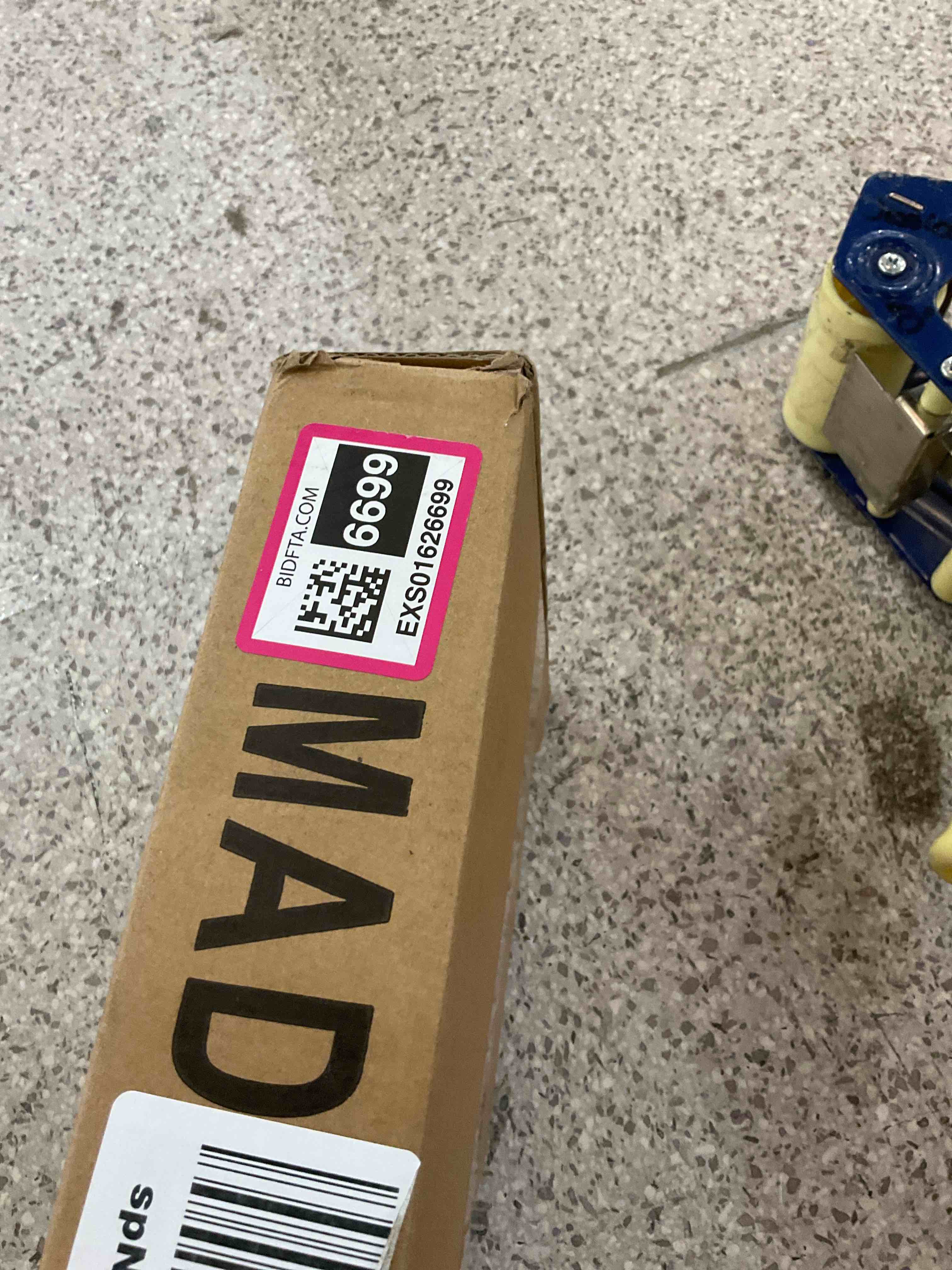 https://s3.amazonaws.com/lotting-images-prod/BargainHunt/EXS01626699_1723488515974.jpeg