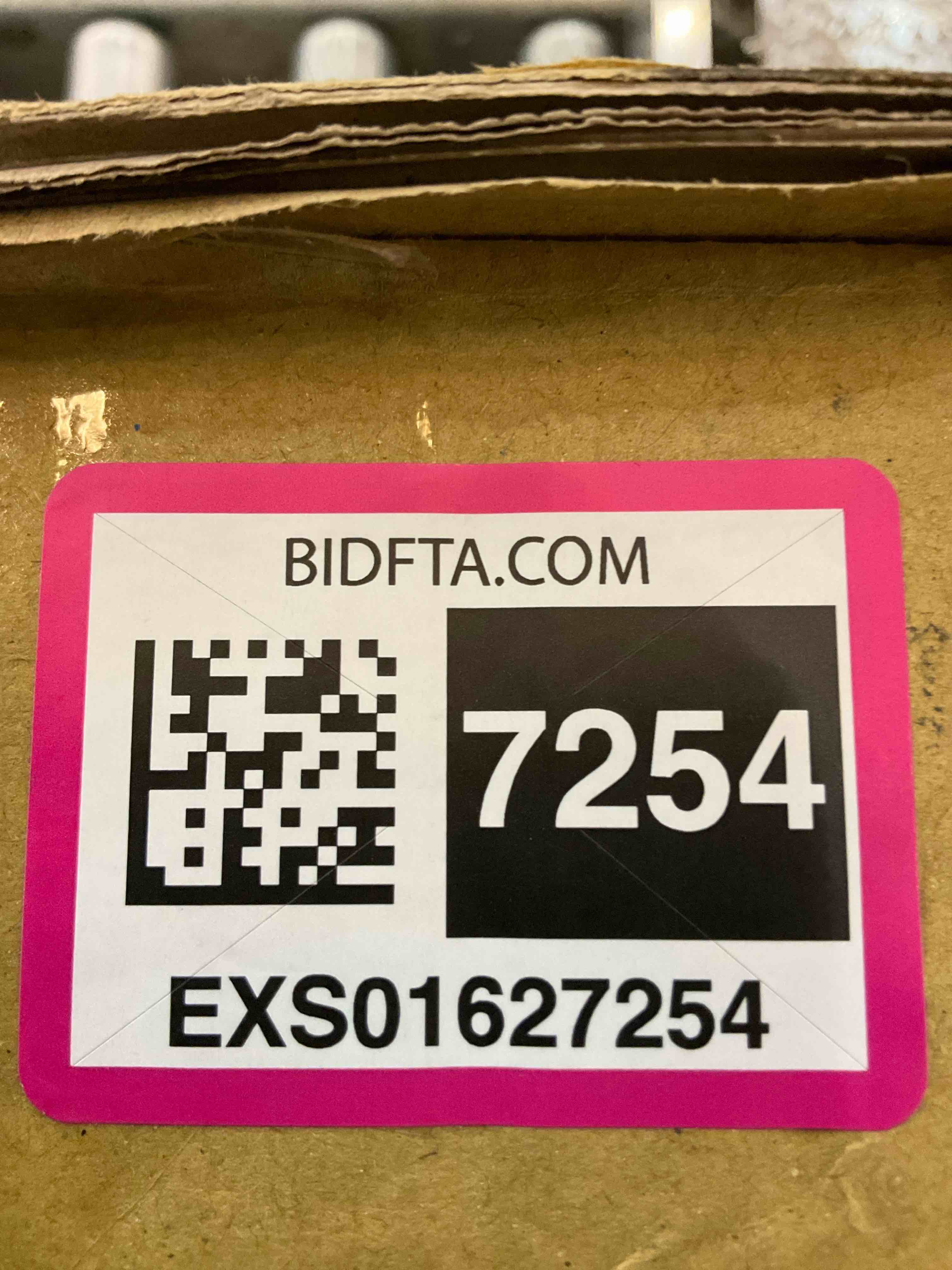 https://s3.amazonaws.com/lotting-images-prod/BargainHunt/EXS01627254_1723138729170.jpeg