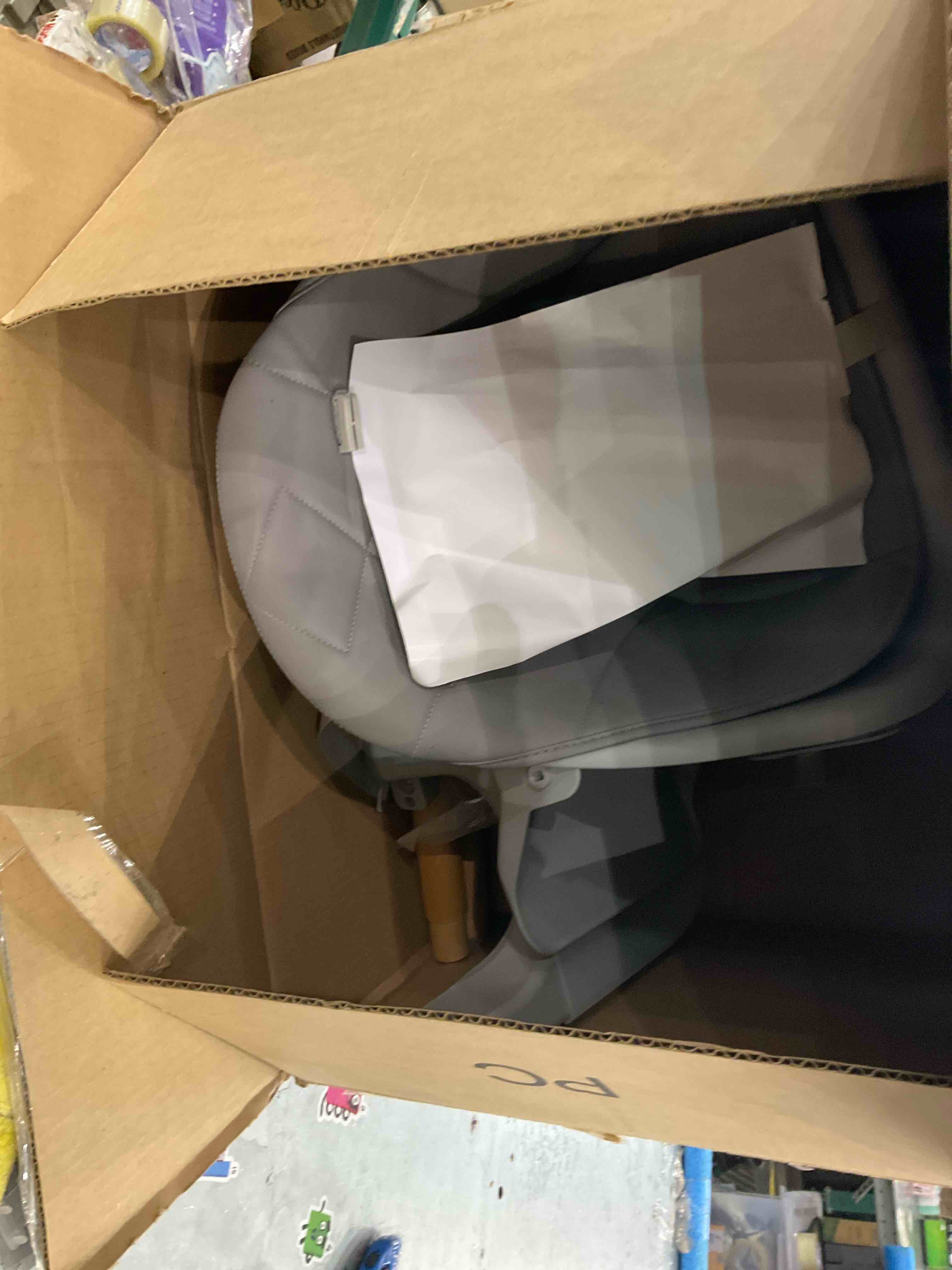 https://s3.amazonaws.com/lotting-images-prod/BargainHunt/EXS01629143_1722608473279.jpeg