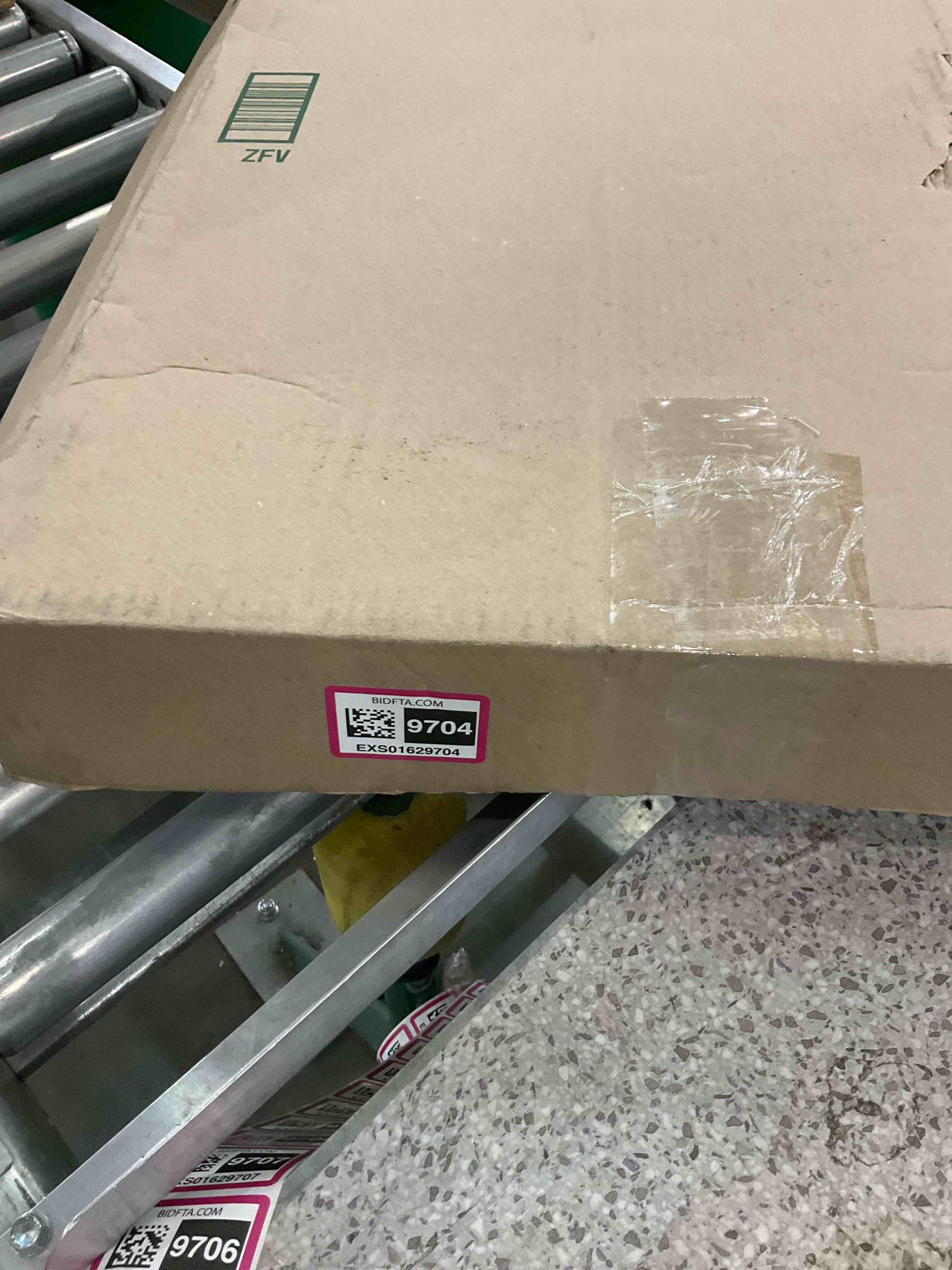 https://s3.amazonaws.com/lotting-images-prod/BargainHunt/EXS01629704_1723037549404.jpeg