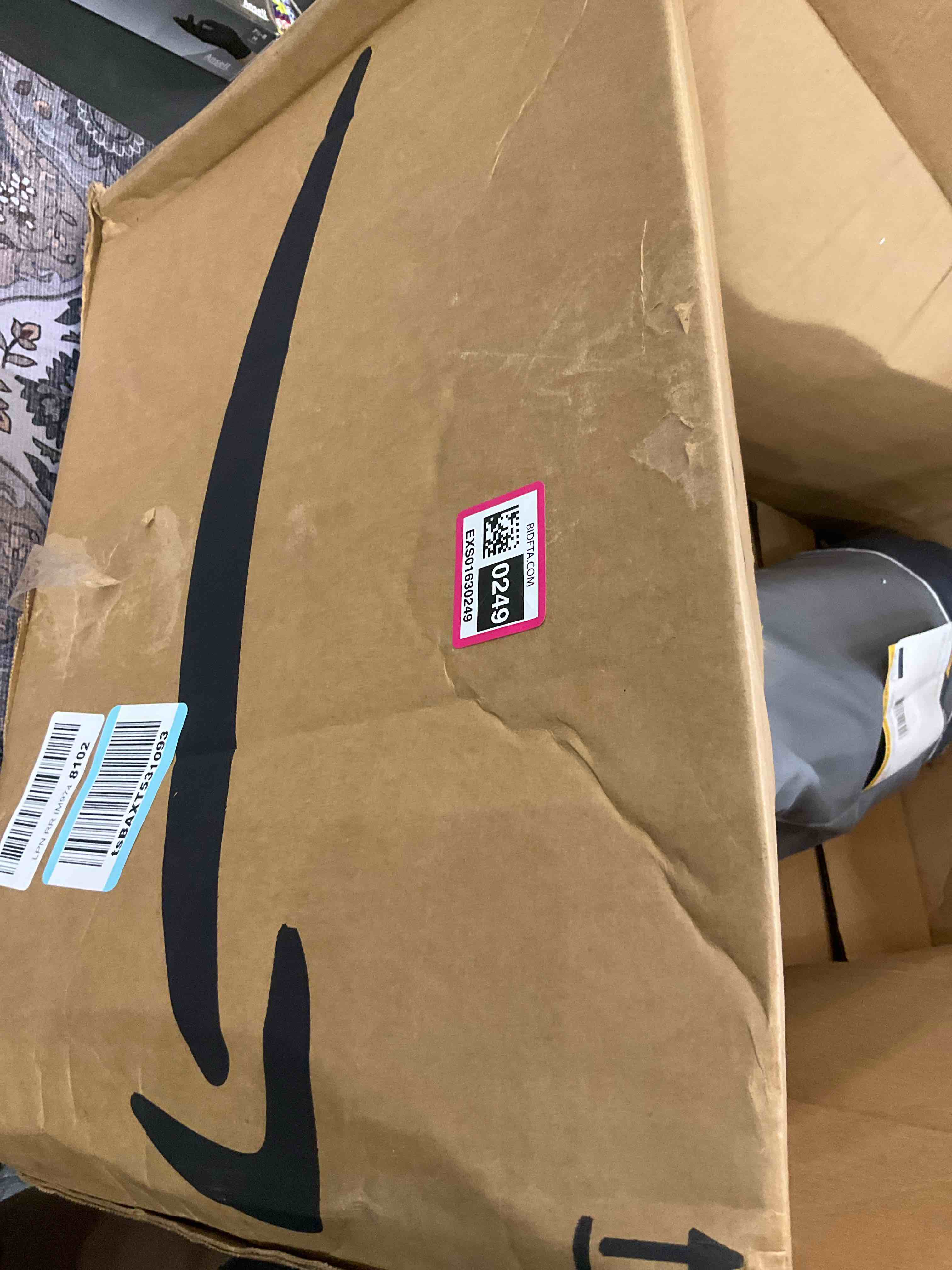 https://s3.amazonaws.com/lotting-images-prod/BargainHunt/EXS01630249_1724347228841.jpeg