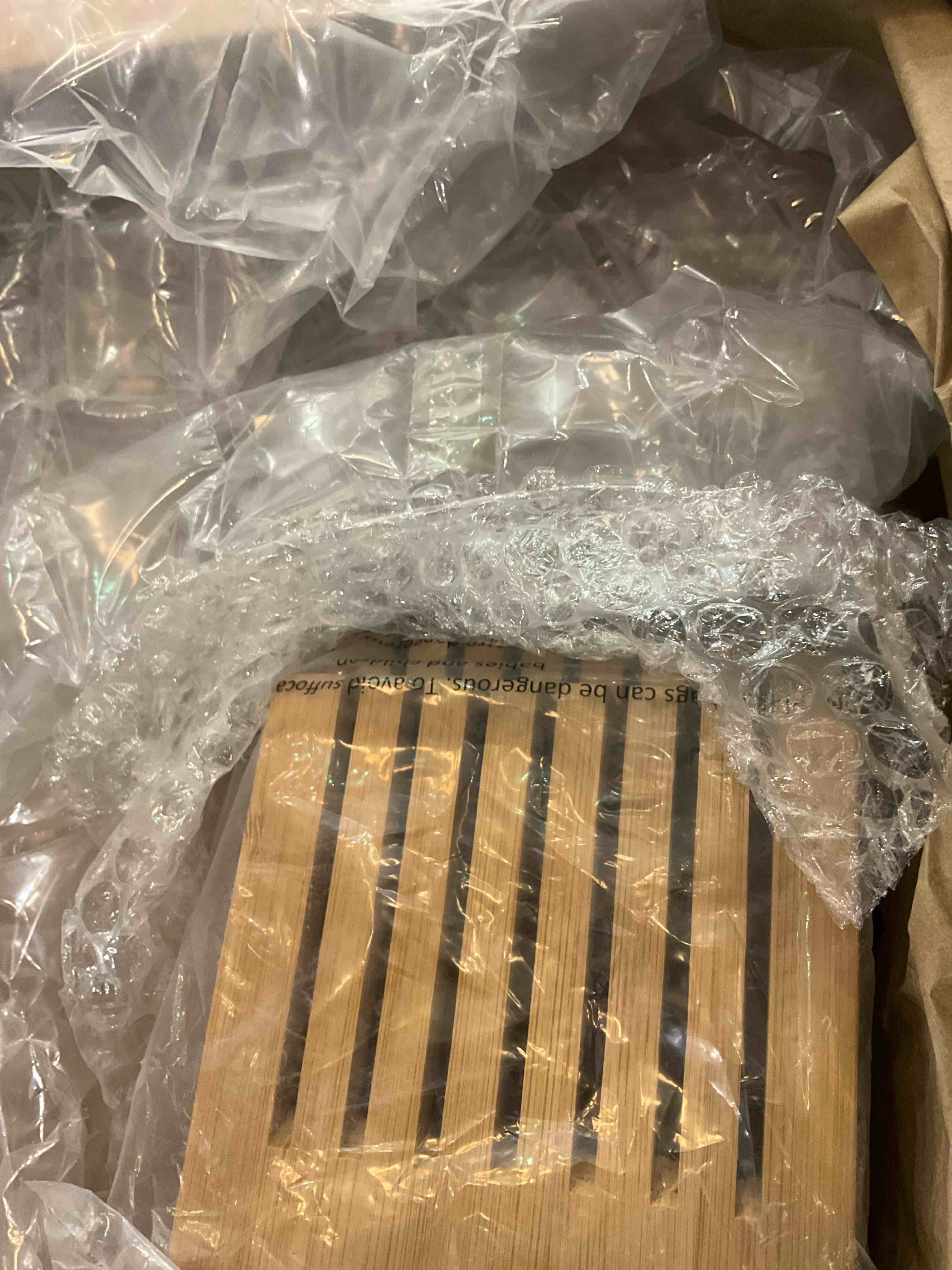 https://s3.amazonaws.com/lotting-images-prod/BargainHunt/EXS01631738_1724260753635.jpeg