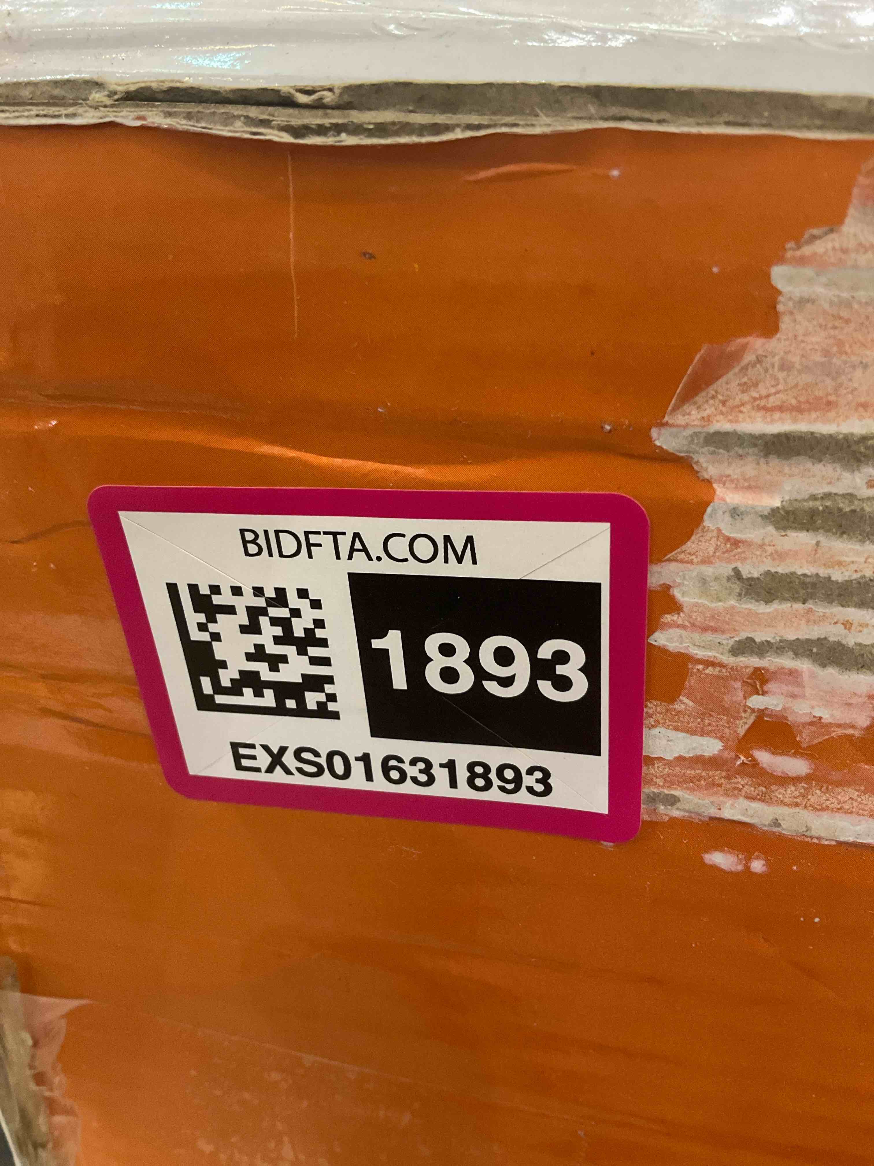 https://s3.amazonaws.com/lotting-images-prod/BargainHunt/EXS01631893_1724347817824.jpeg