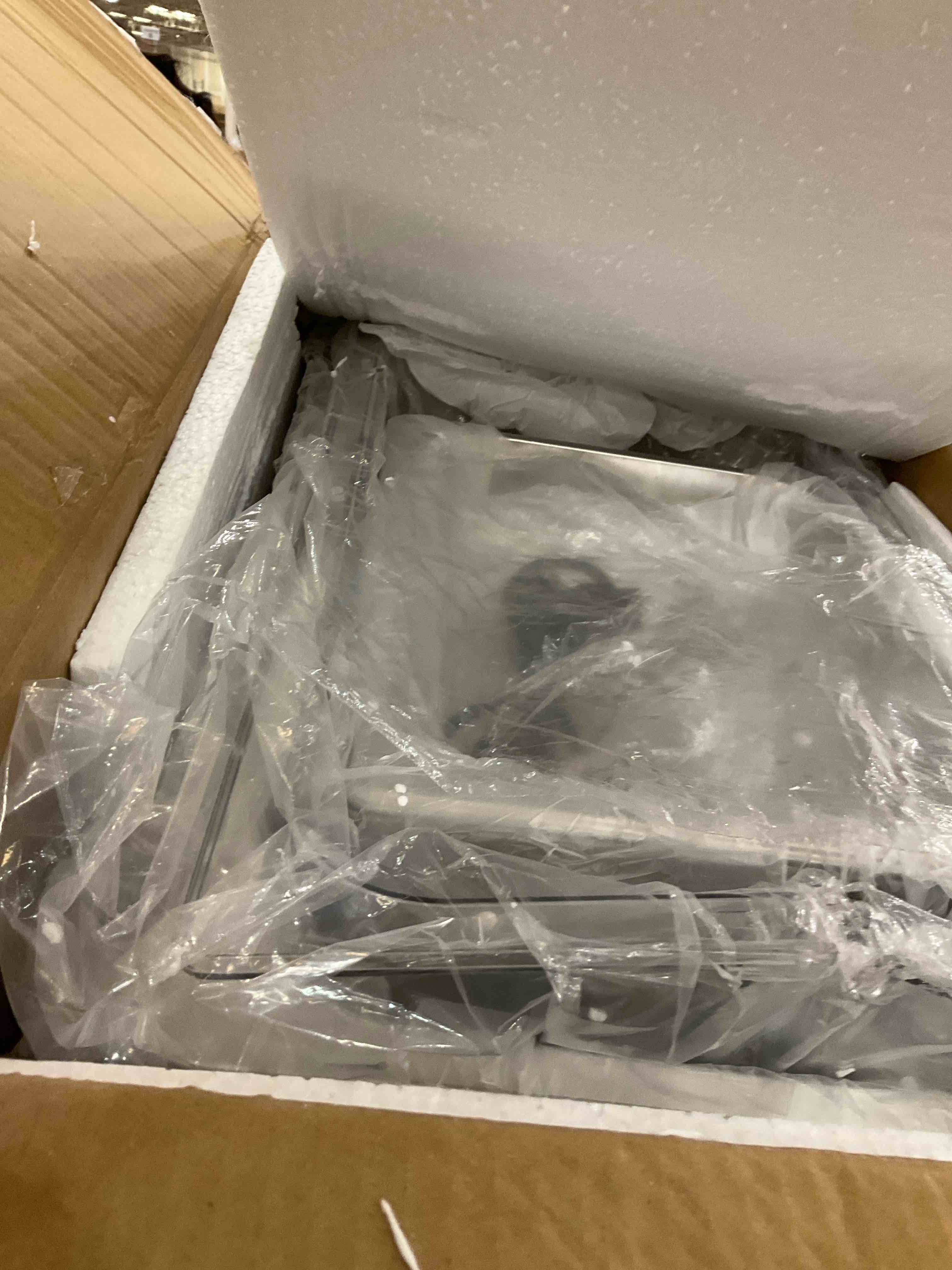 https://s3.amazonaws.com/lotting-images-prod/BargainHunt/EXS01633127_1724173353217.jpeg