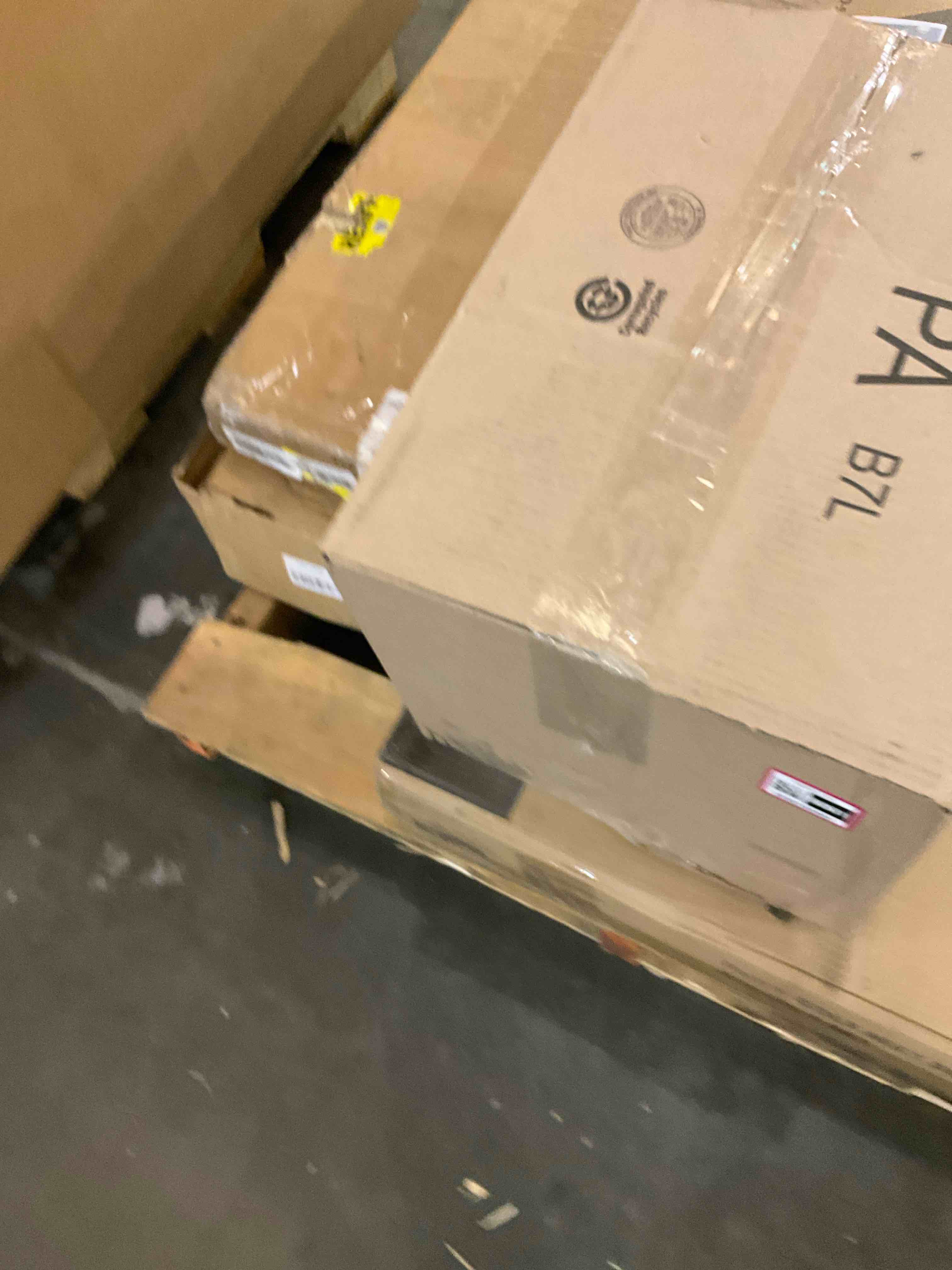 https://s3.amazonaws.com/lotting-images-prod/BargainHunt/EXS01639061_1723834020261.jpeg