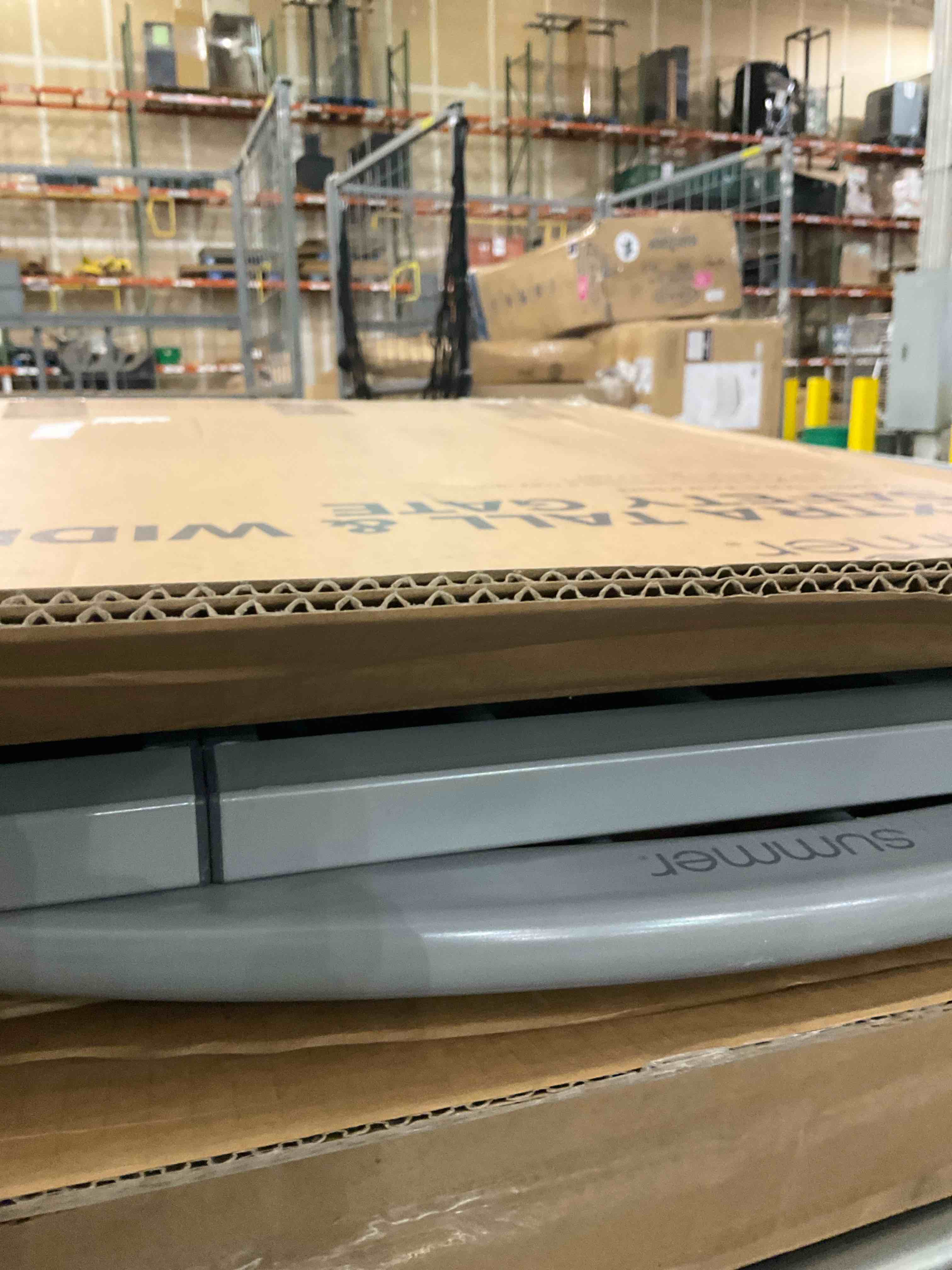 https://s3.amazonaws.com/lotting-images-prod/BargainHunt/EXS01640054_1721757009418.jpeg