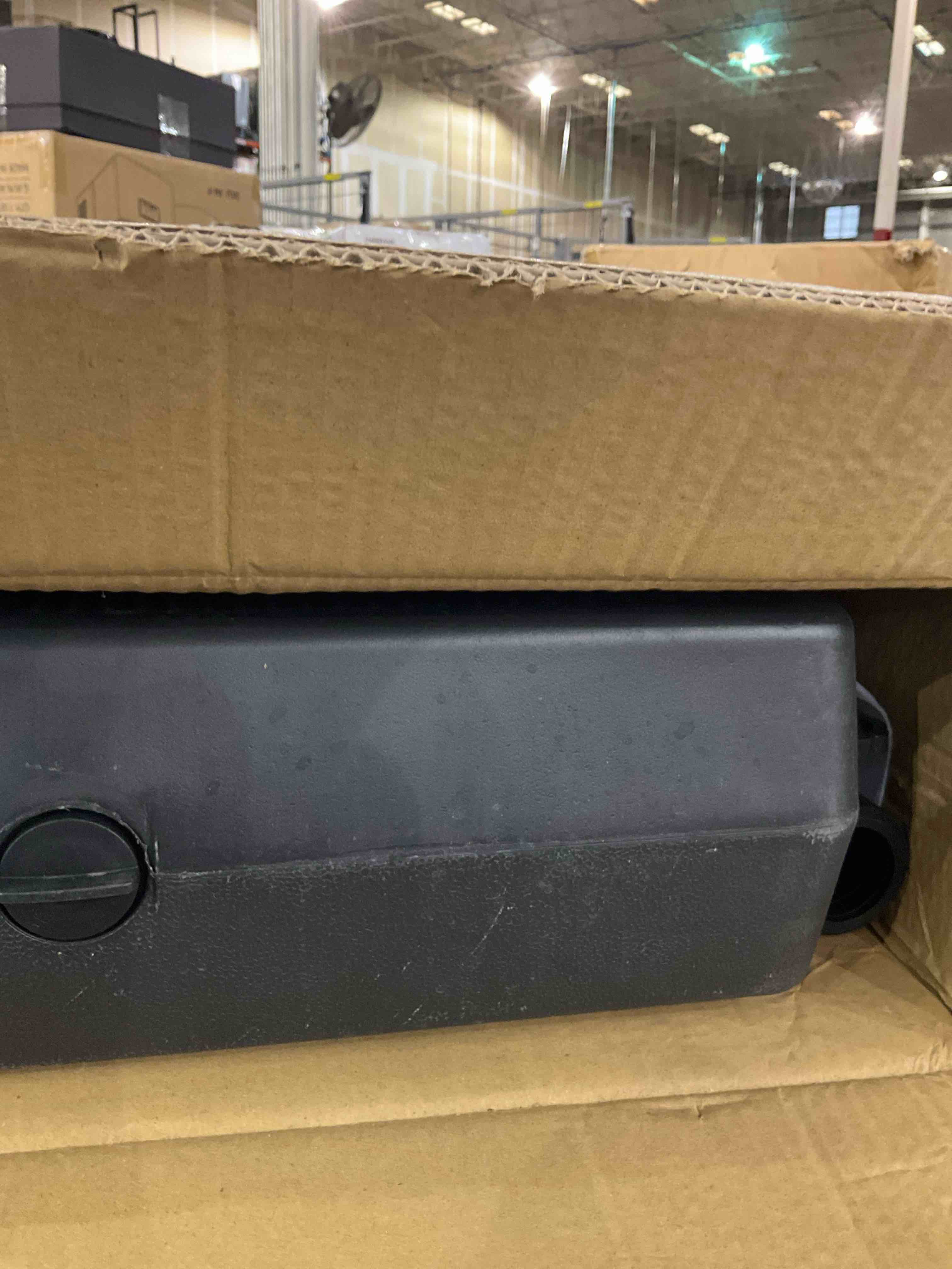 https://s3.amazonaws.com/lotting-images-prod/BargainHunt/EXS01640182_1721909256817.jpeg